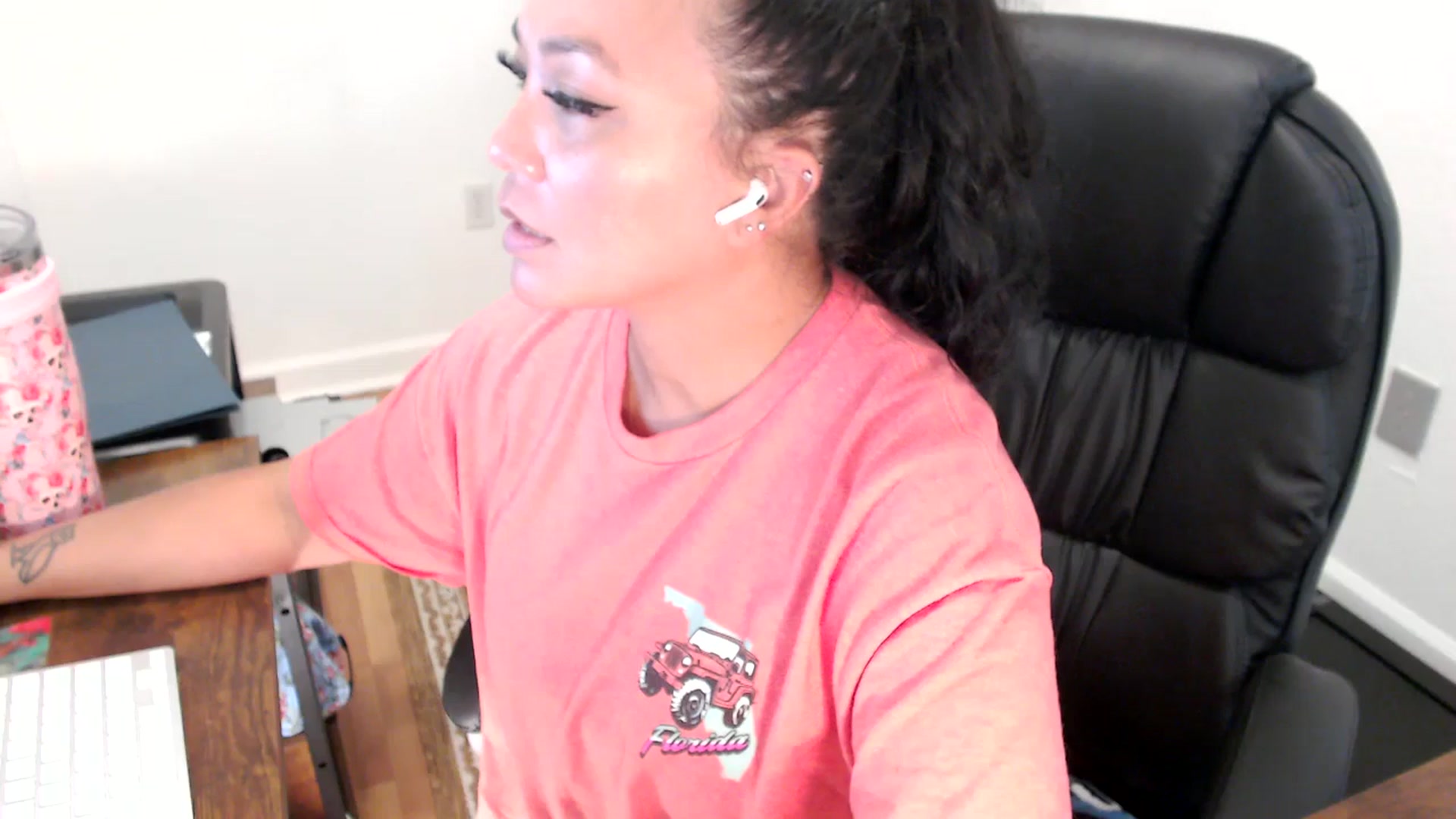 Gallery image thumbnail from MickaylaStar's myfreecams stream on, 07/29/2025, 20:34 image 19 of 20