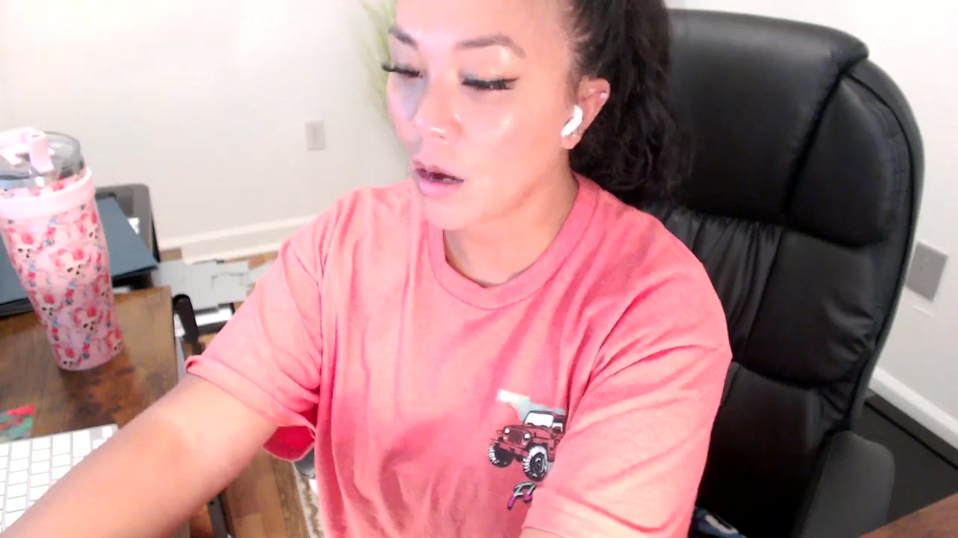 Gallery image thumbnail from MickaylaStar's myfreecams stream on, 07/29/2025, 20:34 image 4 of 20