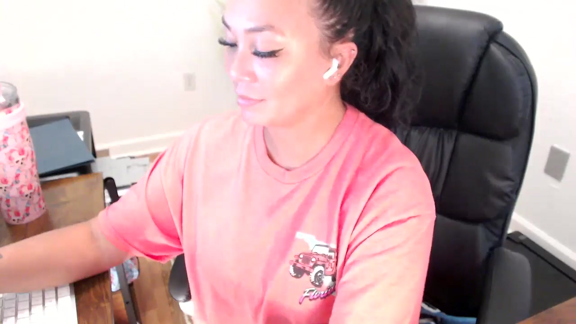 Gallery image thumbnail from MickaylaStar's myfreecams stream on, 07/29/2025, 20:34 image 9 of 20