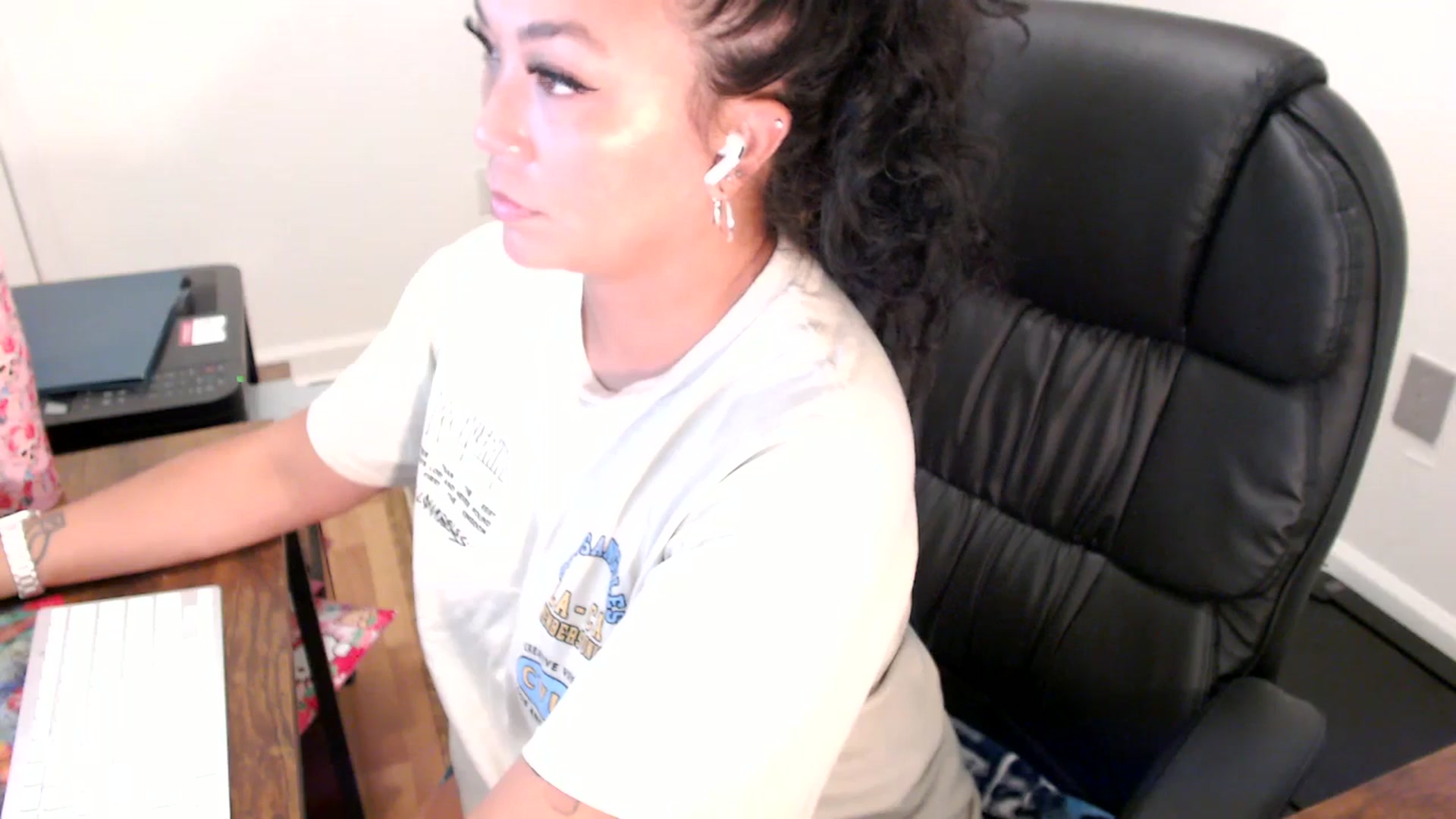 Gallery image thumbnail from MickaylaStar's myfreecams stream on, 07/30/2025, 15:41 image 10 of 20