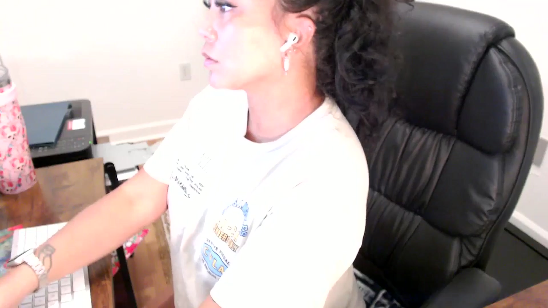 Gallery image thumbnail from MickaylaStar's myfreecams stream on, 07/30/2025, 15:41 image 13 of 20
