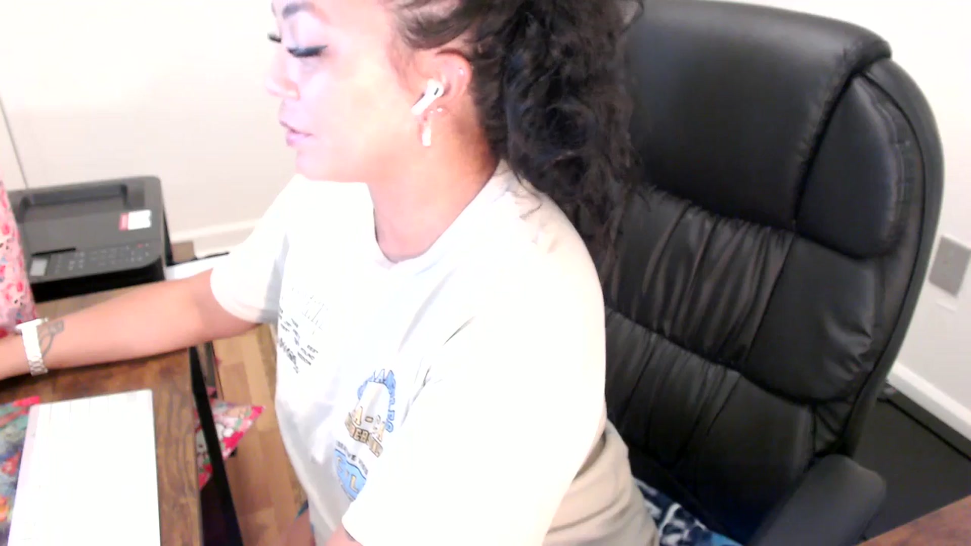 Gallery image thumbnail from MickaylaStar's myfreecams stream on, 07/30/2025, 15:41 image 6 of 20