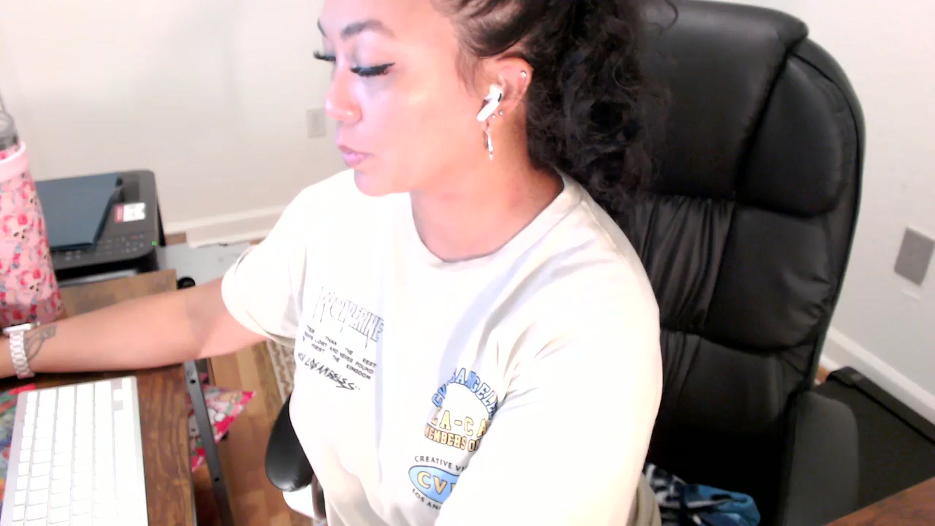Gallery image thumbnail from MickaylaStar's myfreecams stream on, 07/30/2025, 16:11 image 1 of 20