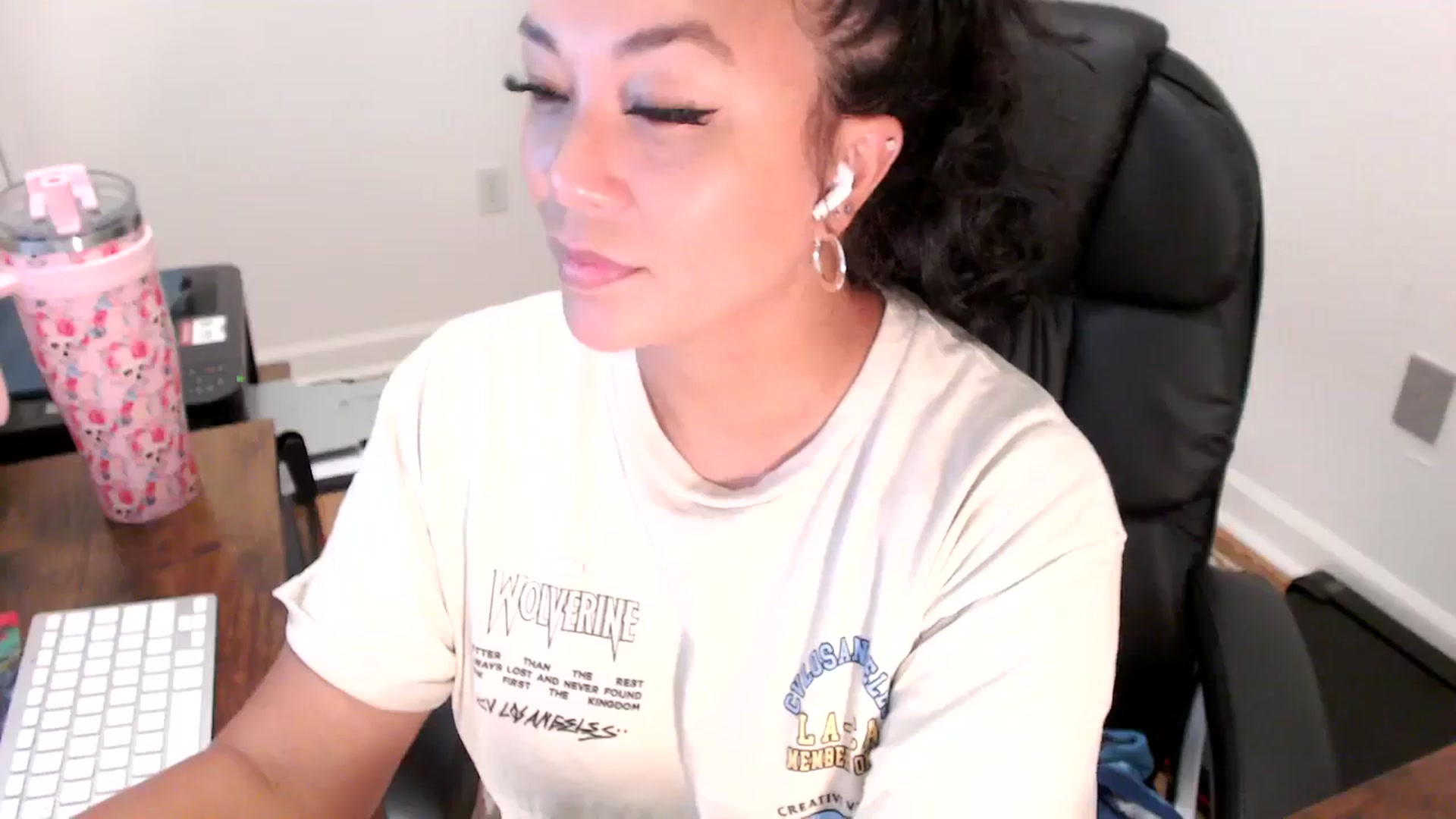 Gallery image thumbnail from MickaylaStar's myfreecams stream on, 07/30/2025, 16:11 image 17 of 20