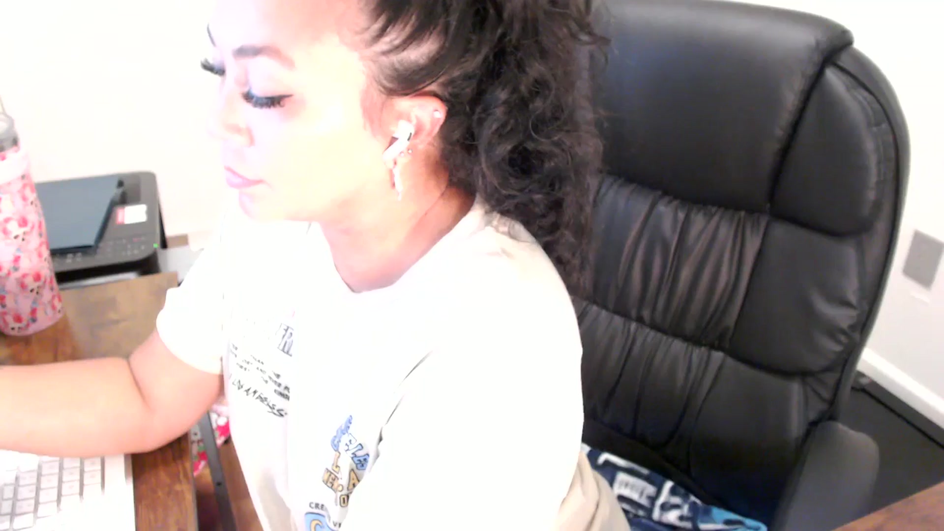 Gallery image thumbnail from MickaylaStar's myfreecams stream on, 07/30/2025, 16:11 image 8 of 20