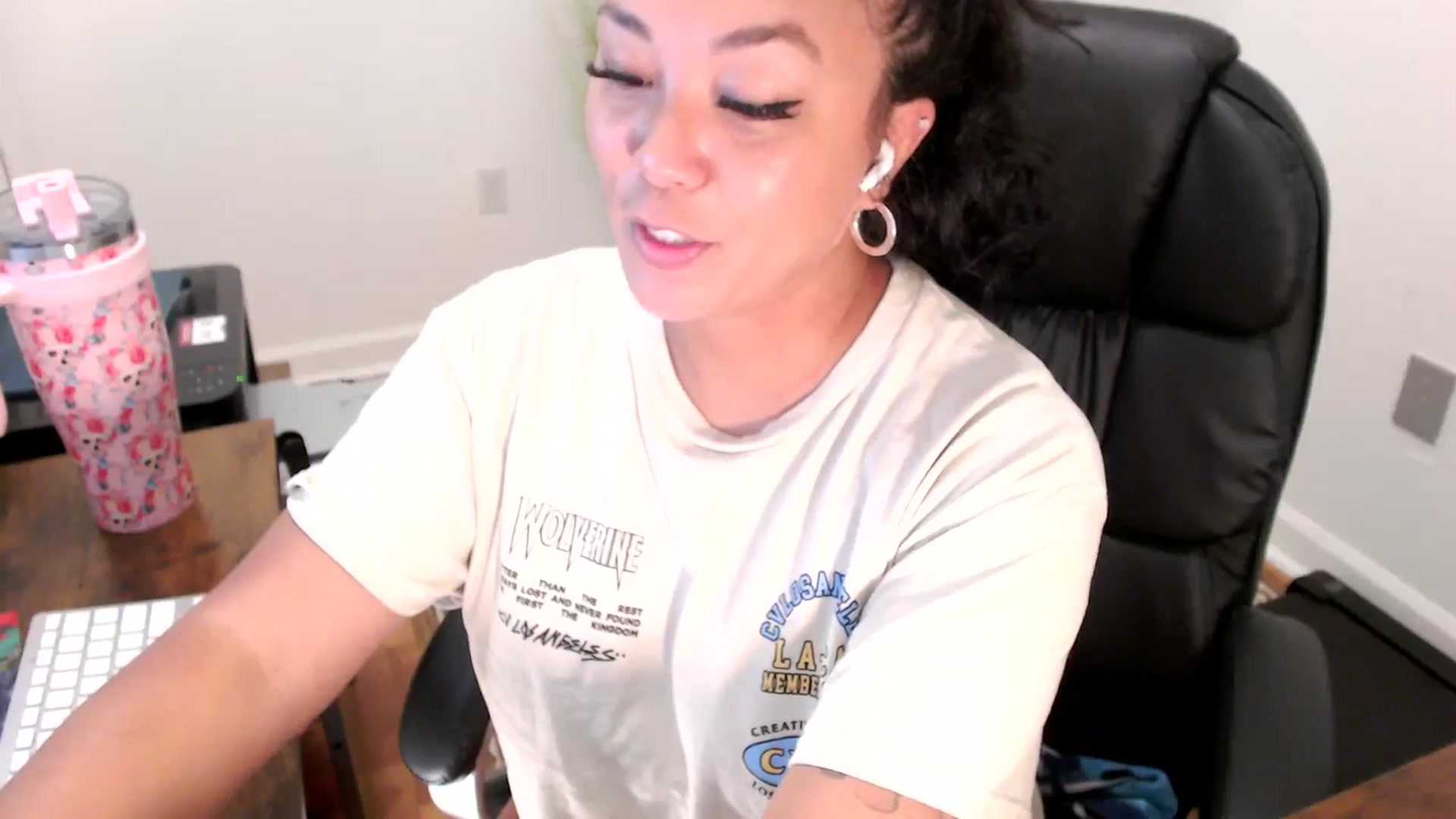 Gallery image thumbnail from MickaylaStar's myfreecams stream on, 07/30/2025, 16:11 image 16 of 20