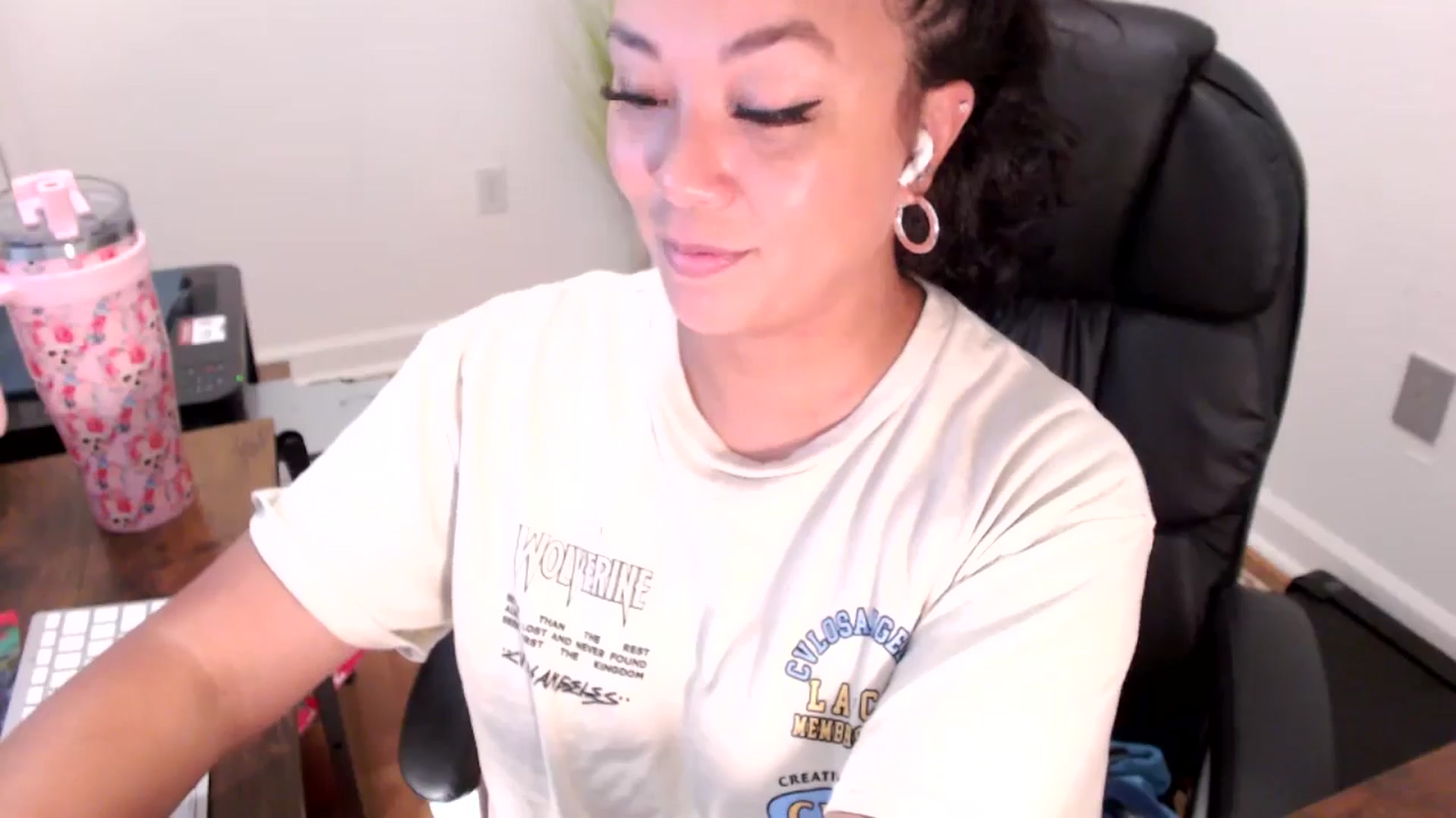 Gallery image thumbnail from MickaylaStar's myfreecams stream on, 07/30/2025, 16:11 image 15 of 20