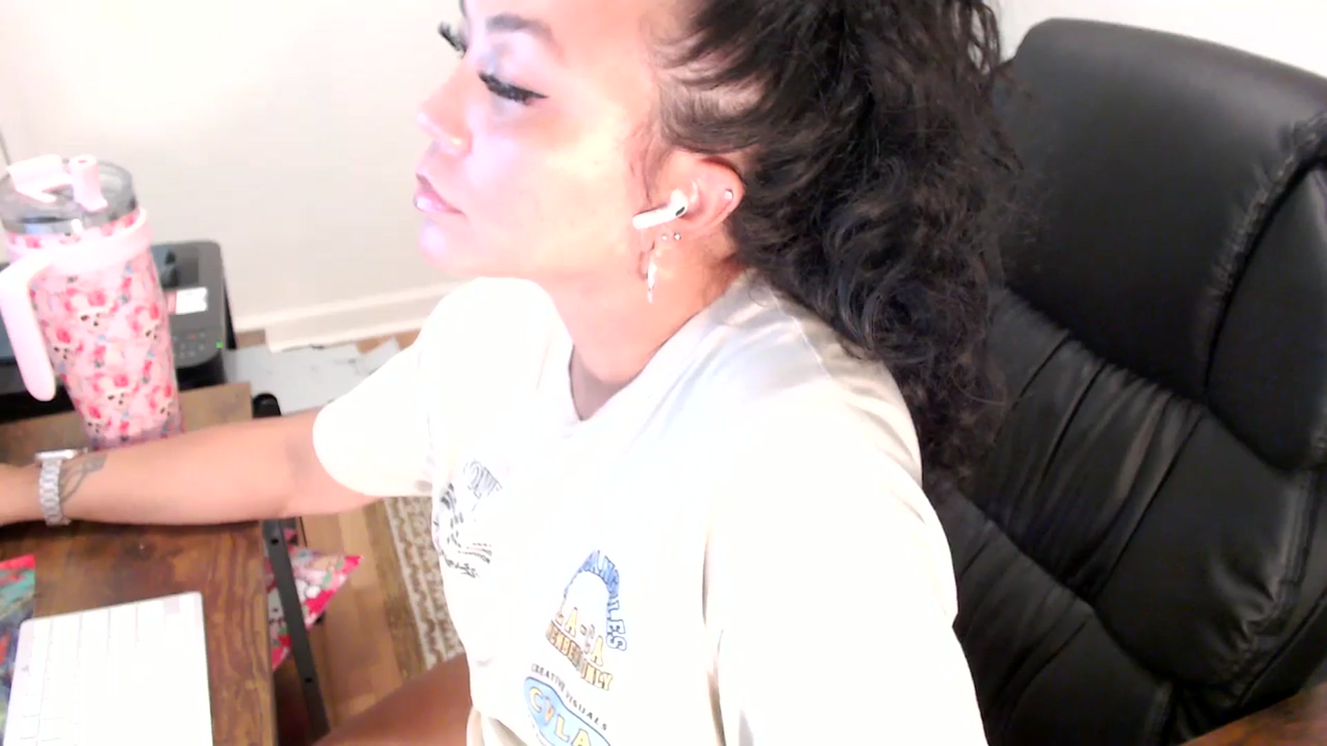 Gallery image thumbnail from MickaylaStar's myfreecams stream on, 07/30/2025, 17:36 image 5 of 20