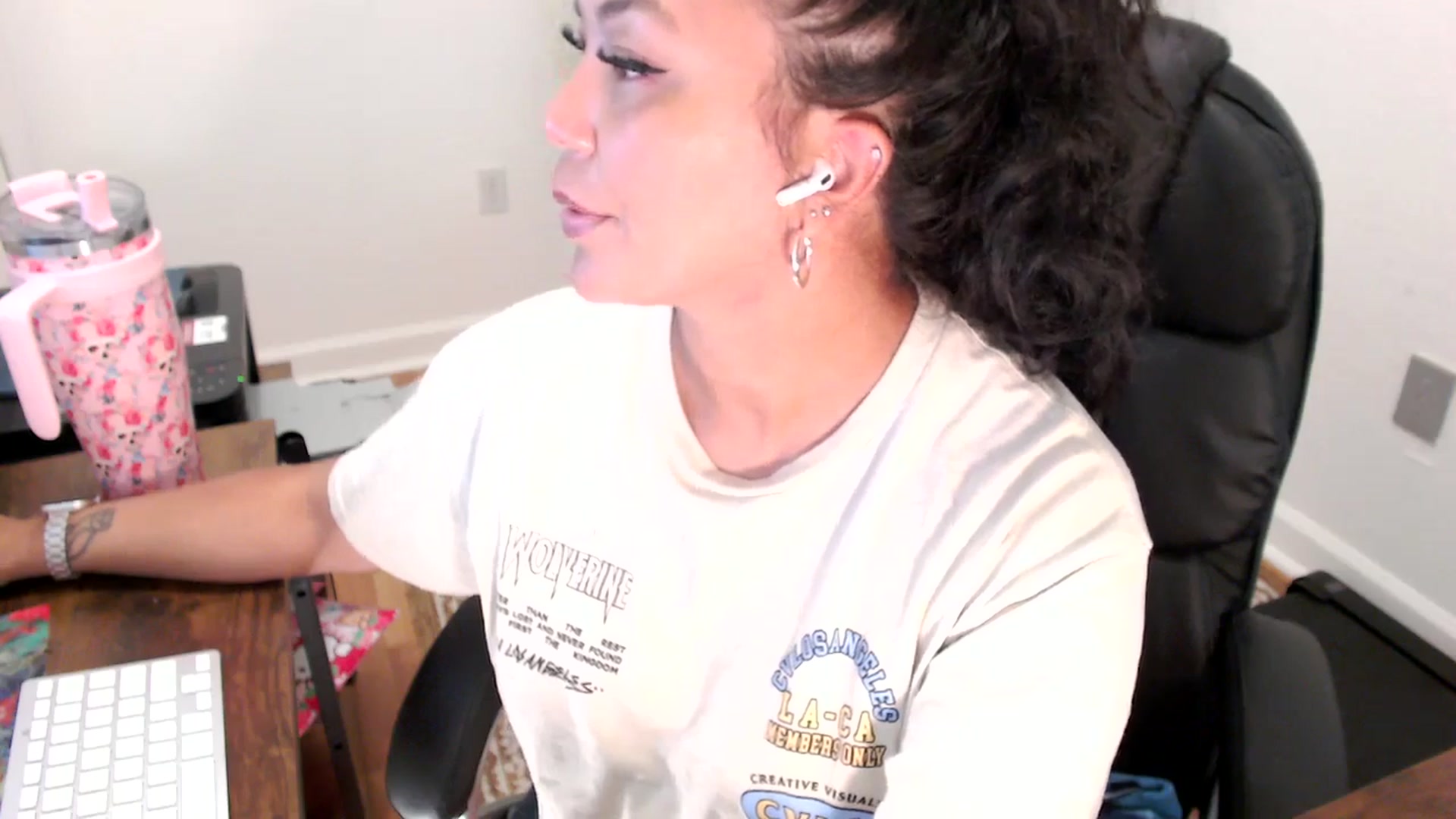 Gallery image thumbnail from MickaylaStar's myfreecams stream on, 07/30/2025, 17:36 image 8 of 20