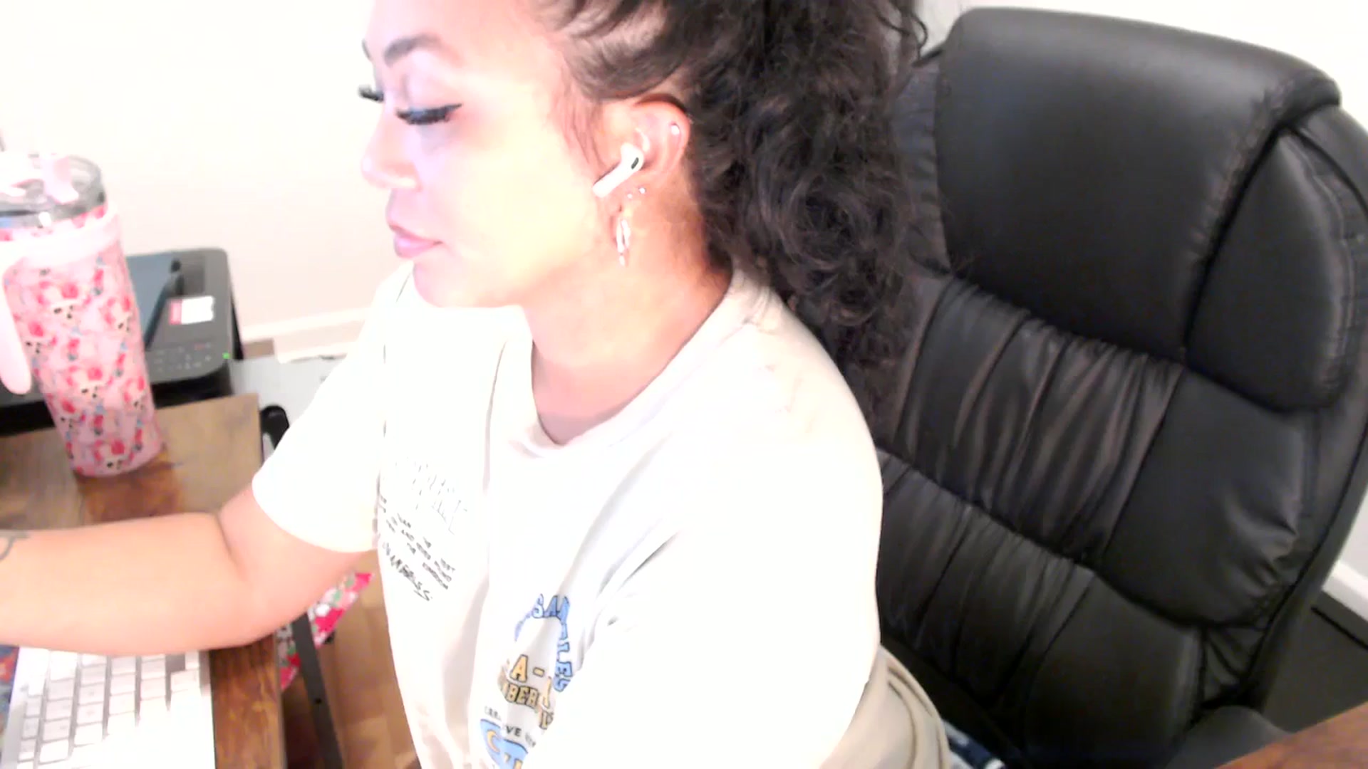 Gallery image thumbnail from MickaylaStar's myfreecams stream on, 07/30/2025, 17:36 image 10 of 20