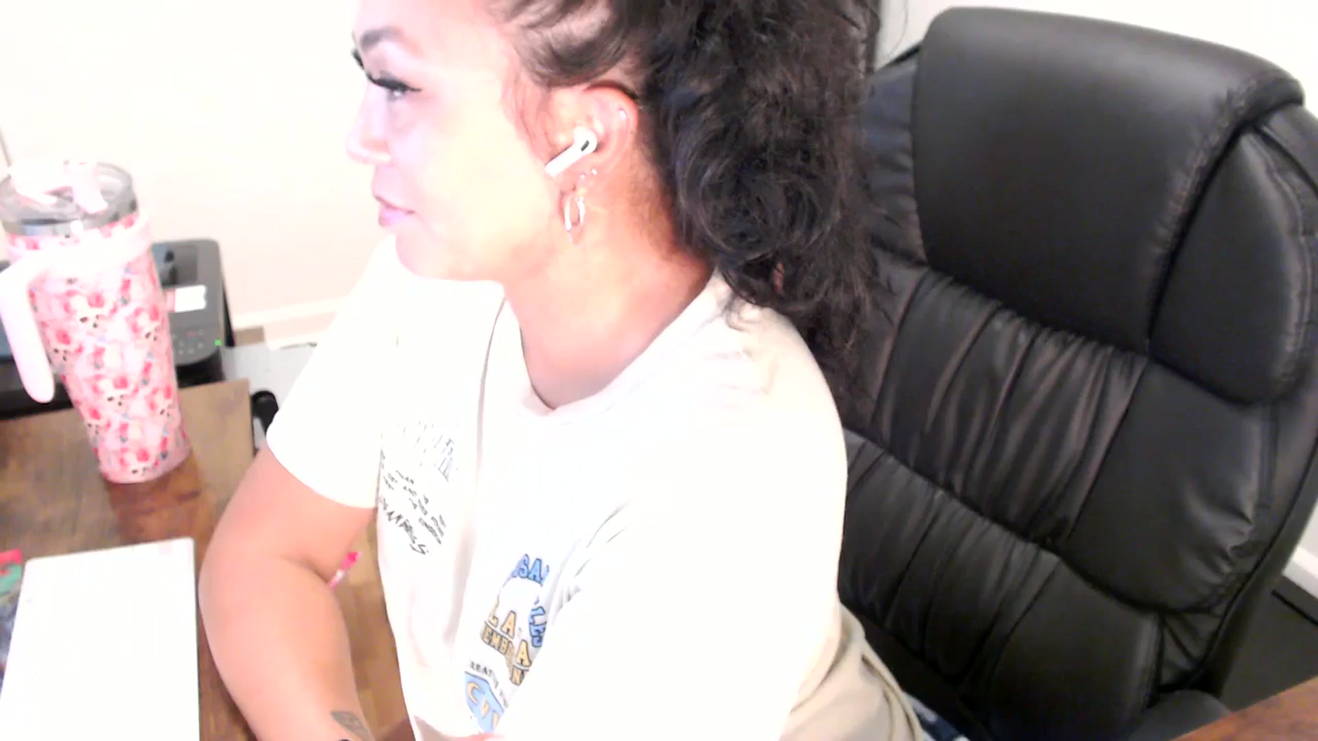 Gallery image thumbnail from MickaylaStar's myfreecams stream on, 07/30/2025, 17:36 image 1 of 20