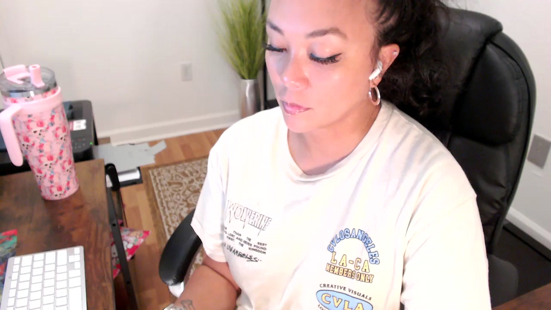 Gallery image thumbnail from MickaylaStar's myfreecams stream on, 07/30/2025, 17:36 image 6 of 20