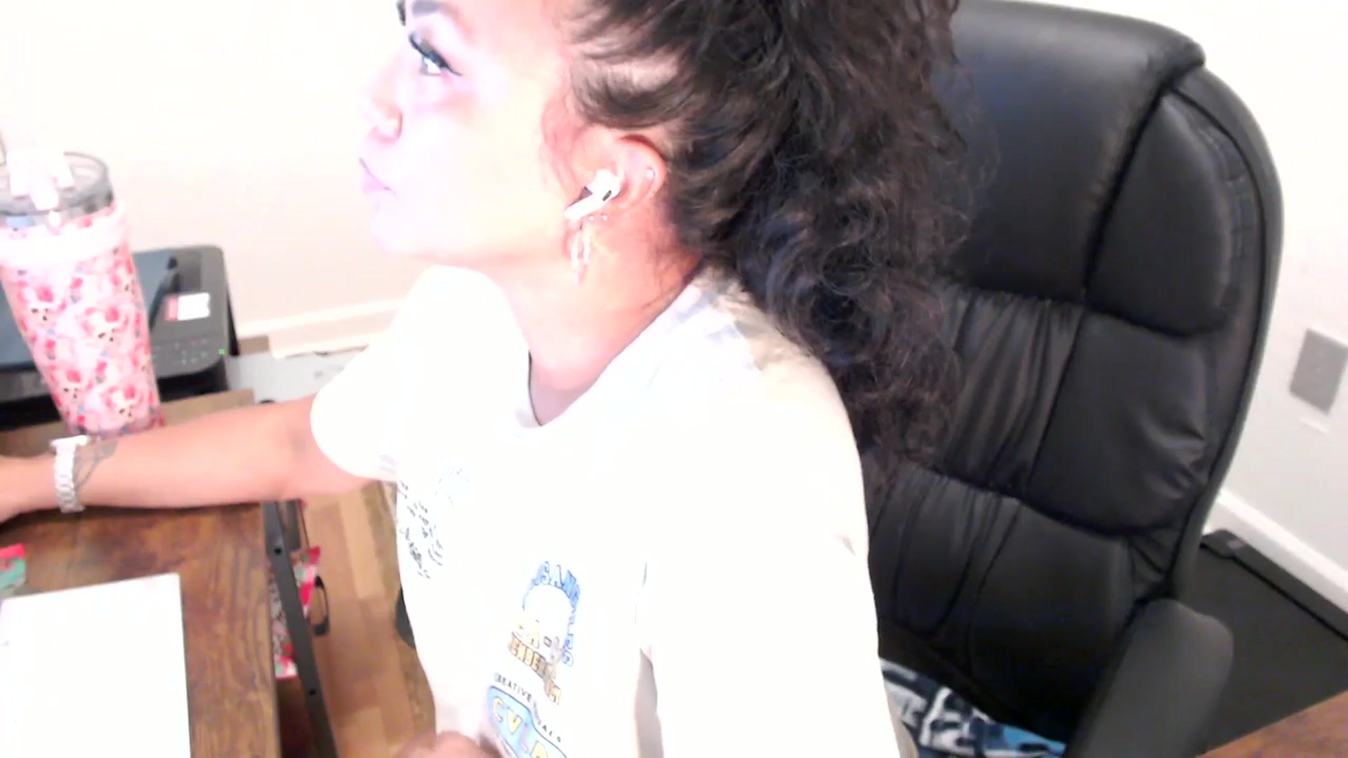 Gallery image thumbnail from MickaylaStar's myfreecams stream on, 07/30/2025, 18:09 image 18 of 20