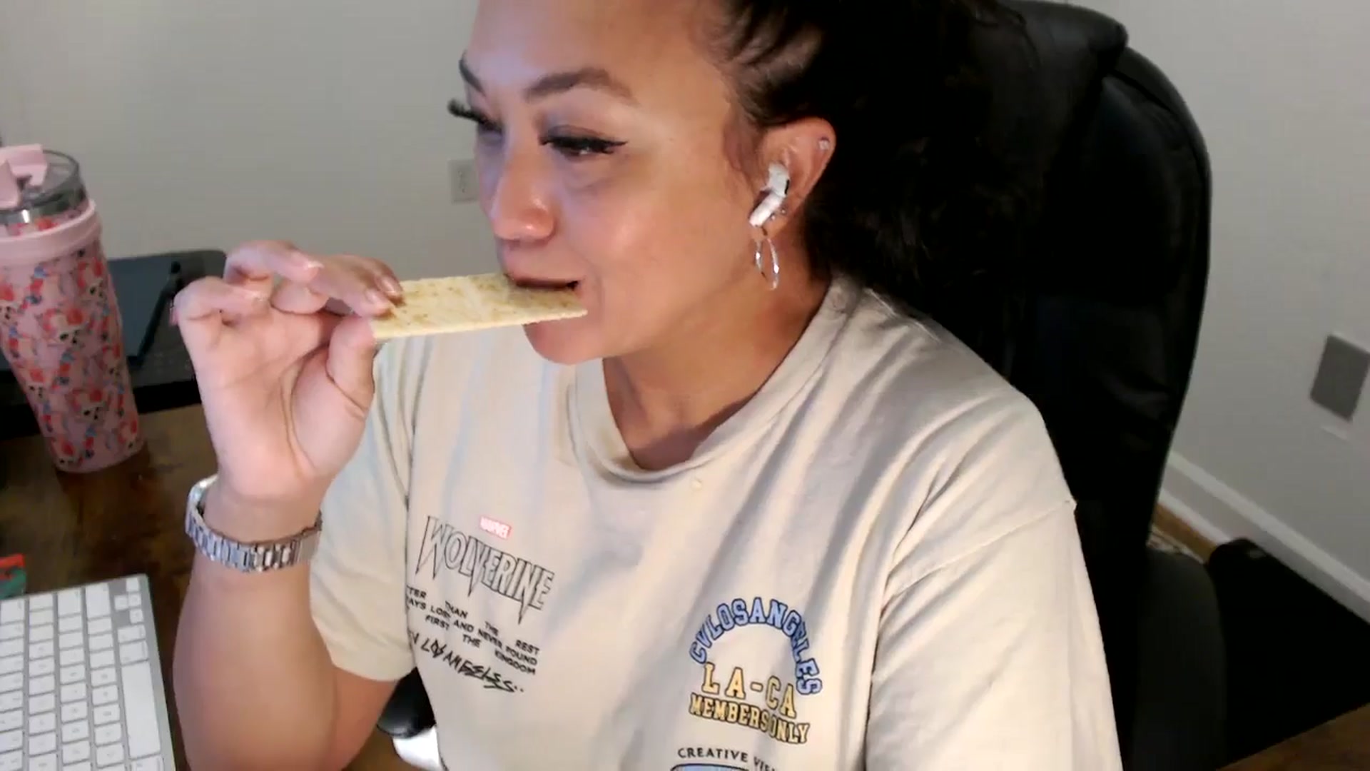 Gallery image thumbnail from MickaylaStar's myfreecams stream on, 07/30/2025, 18:09 image 13 of 20