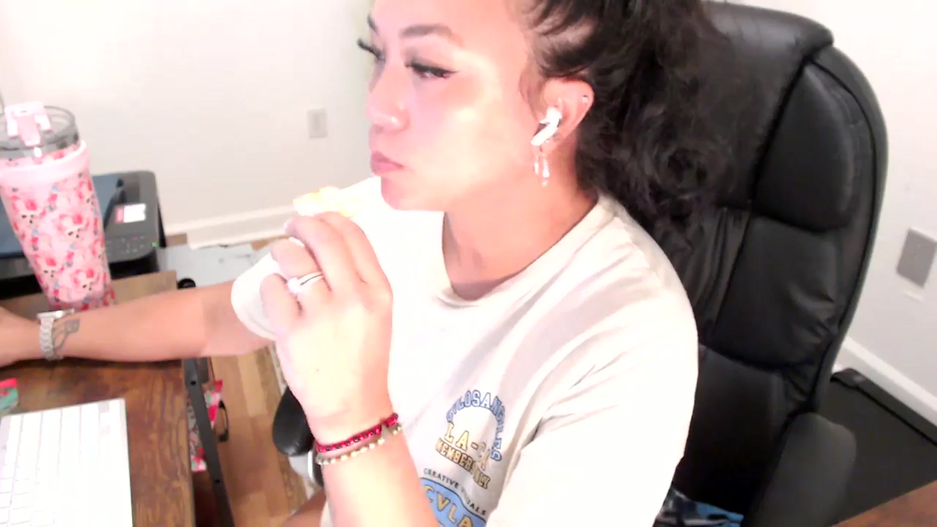 Gallery image thumbnail from MickaylaStar's myfreecams stream on, 07/30/2025, 18:09 image 17 of 20