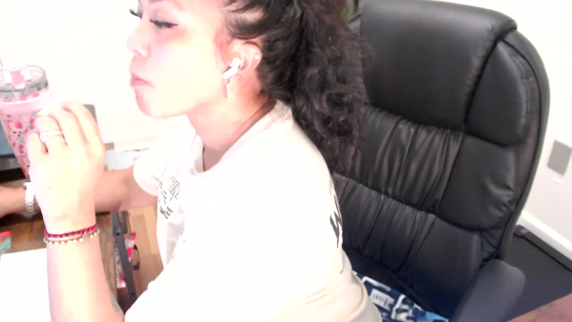 Gallery image thumbnail from MickaylaStar's myfreecams stream on, 07/30/2025, 18:09 image 16 of 20