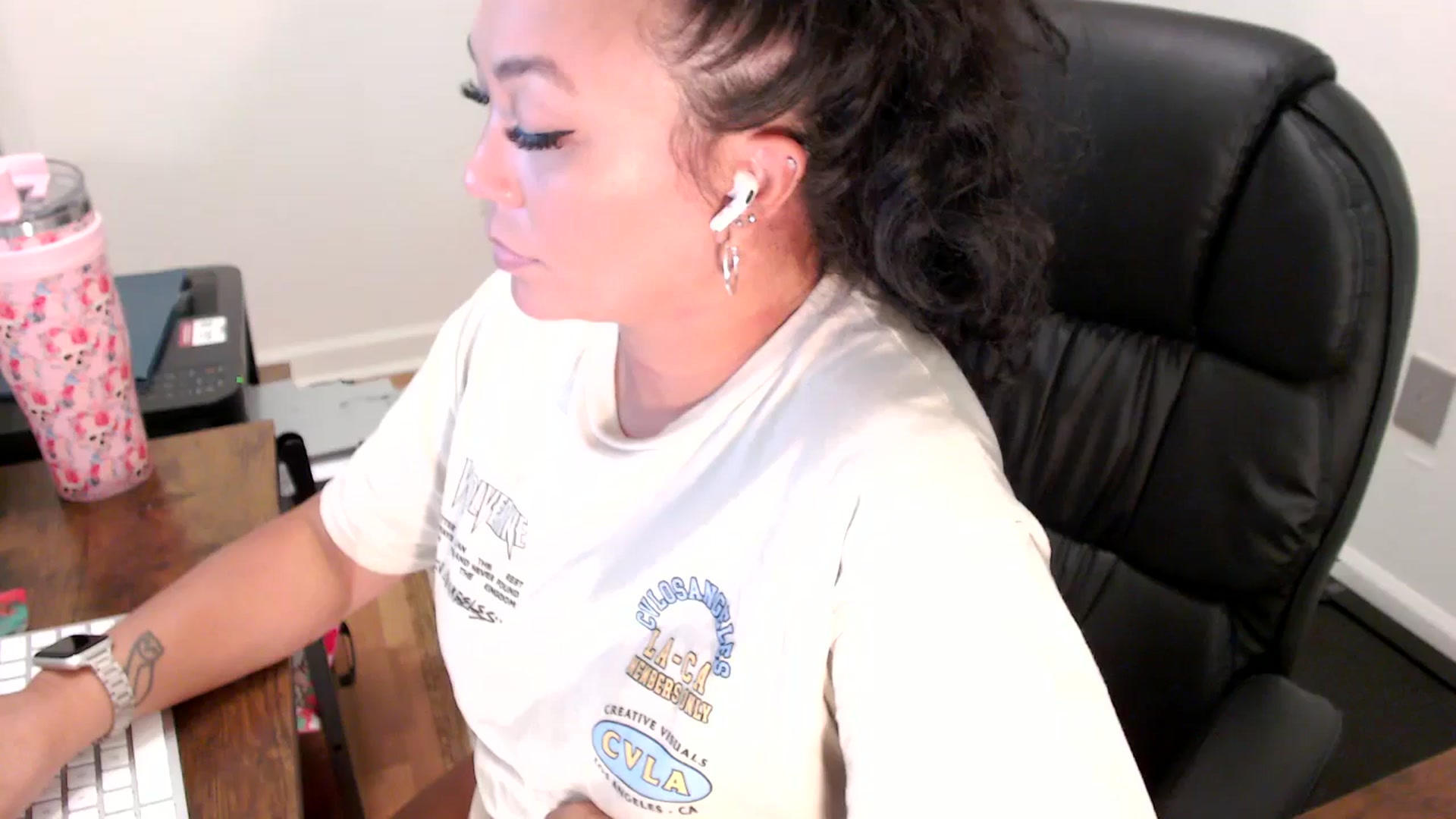 Gallery image thumbnail from MickaylaStar's myfreecams stream on, 07/30/2025, 18:09 image 5 of 20