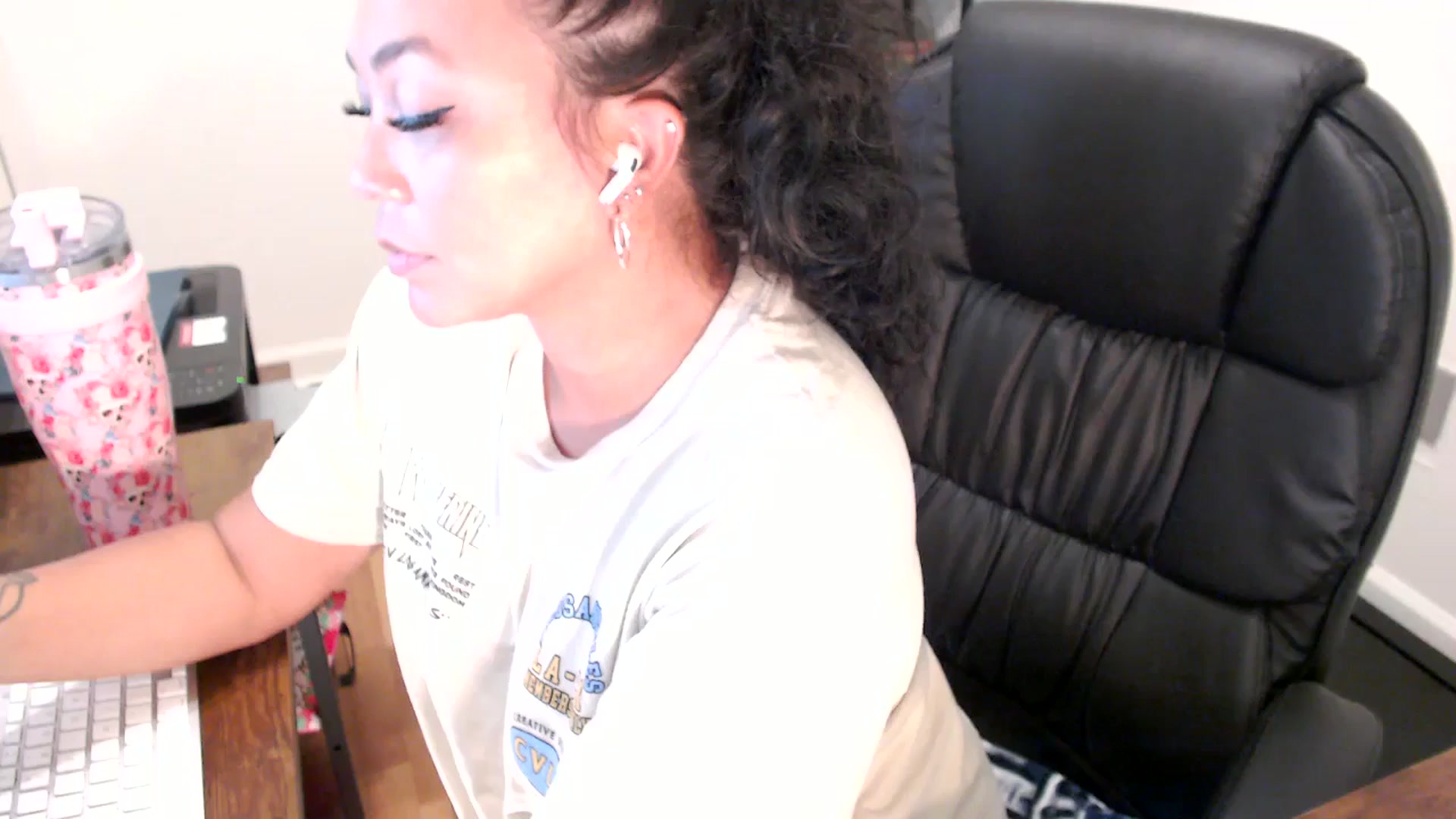 Gallery image thumbnail from MickaylaStar's myfreecams stream on, 07/30/2025, 19:10 image 1 of 20