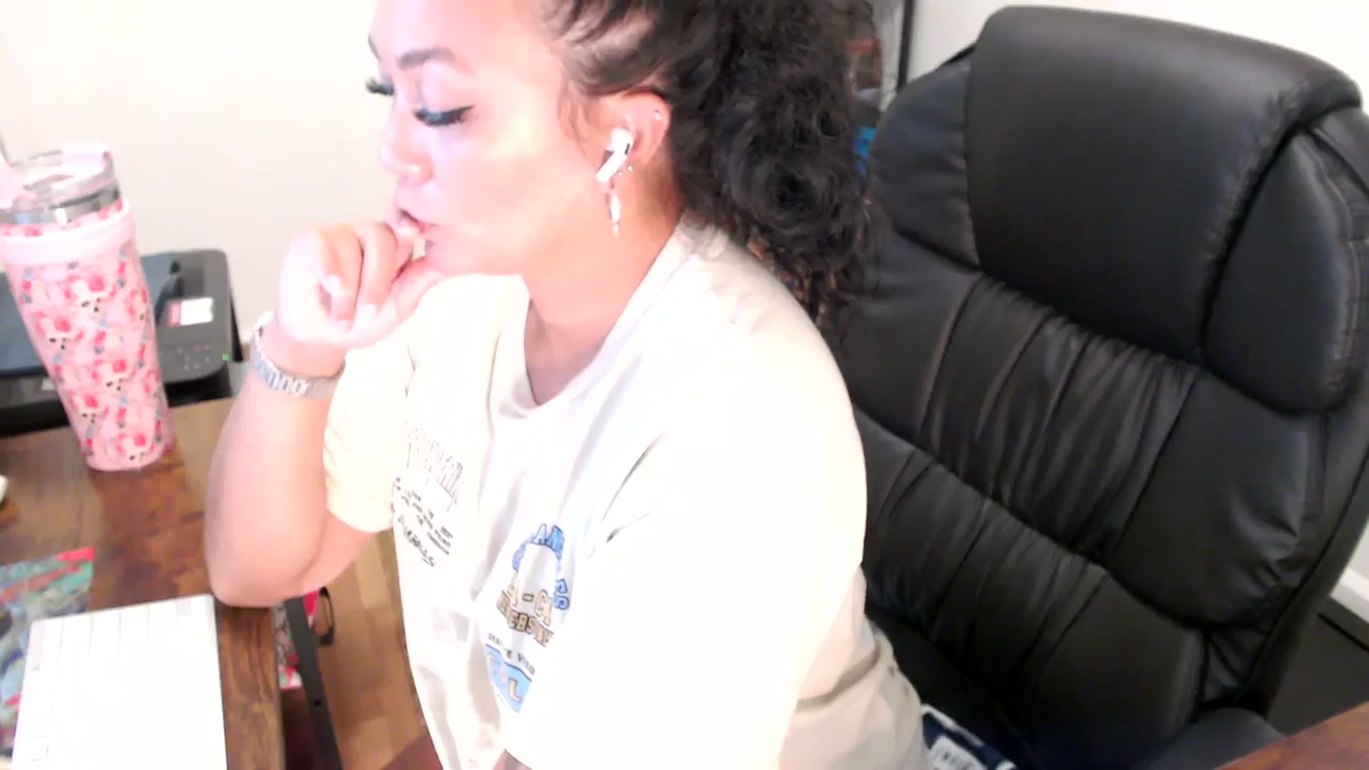 Gallery image thumbnail from MickaylaStar's myfreecams stream on, 07/30/2025, 19:10 image 14 of 20