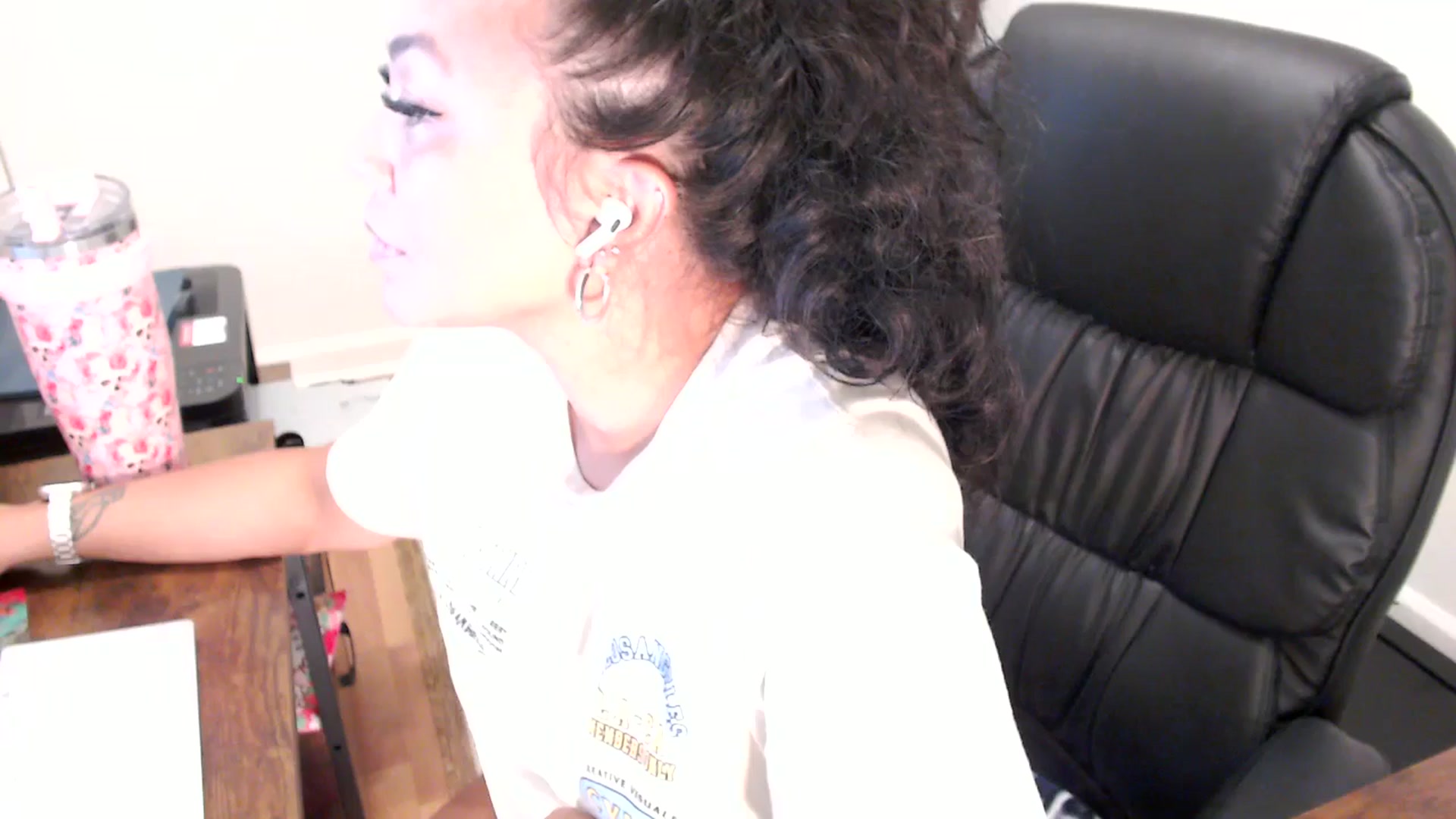 Gallery image thumbnail from MickaylaStar's myfreecams stream on, 07/30/2025, 19:10 image 7 of 20