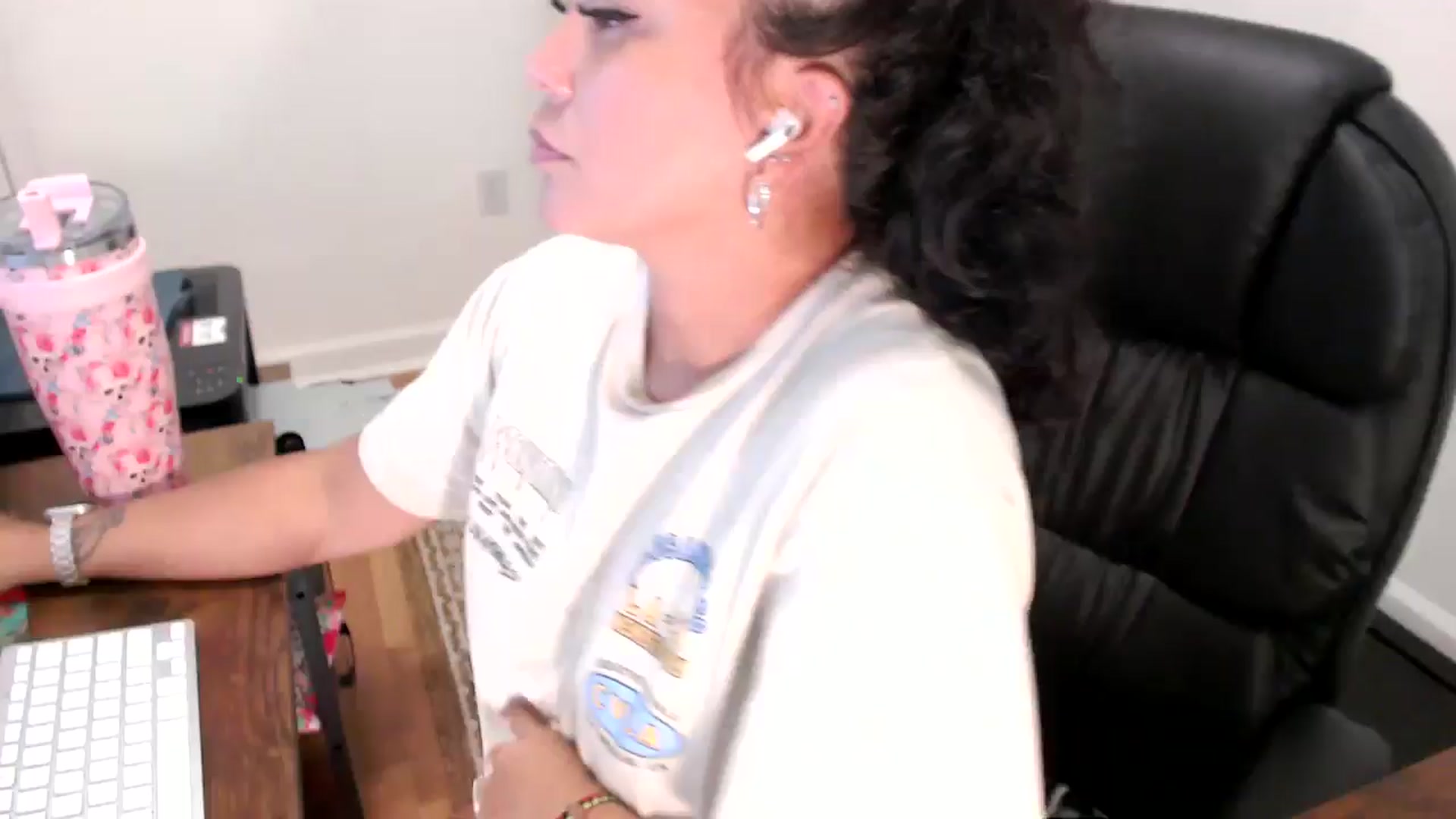 Gallery image thumbnail from MickaylaStar's myfreecams stream on, 07/30/2025, 19:10 image 3 of 20