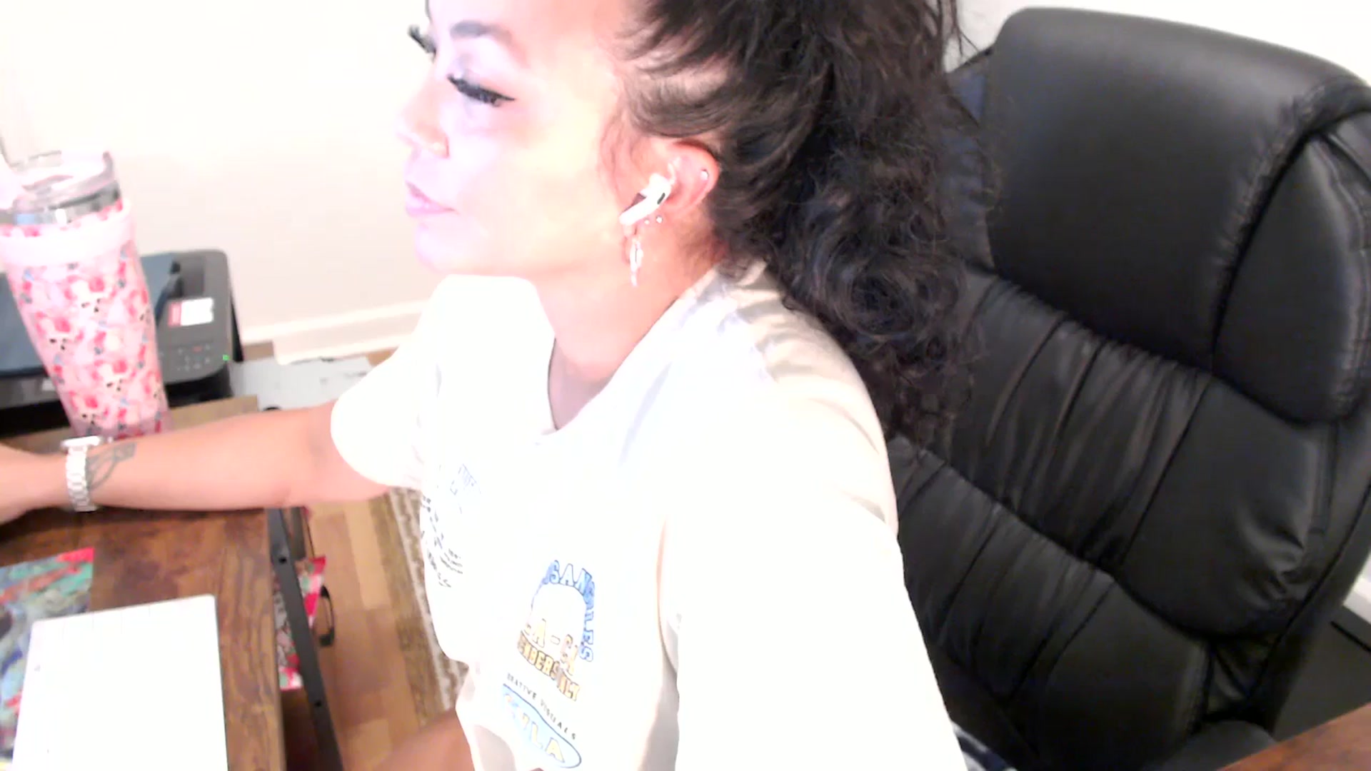 Gallery image thumbnail from MickaylaStar's myfreecams stream on, 07/30/2025, 19:10 image 13 of 20