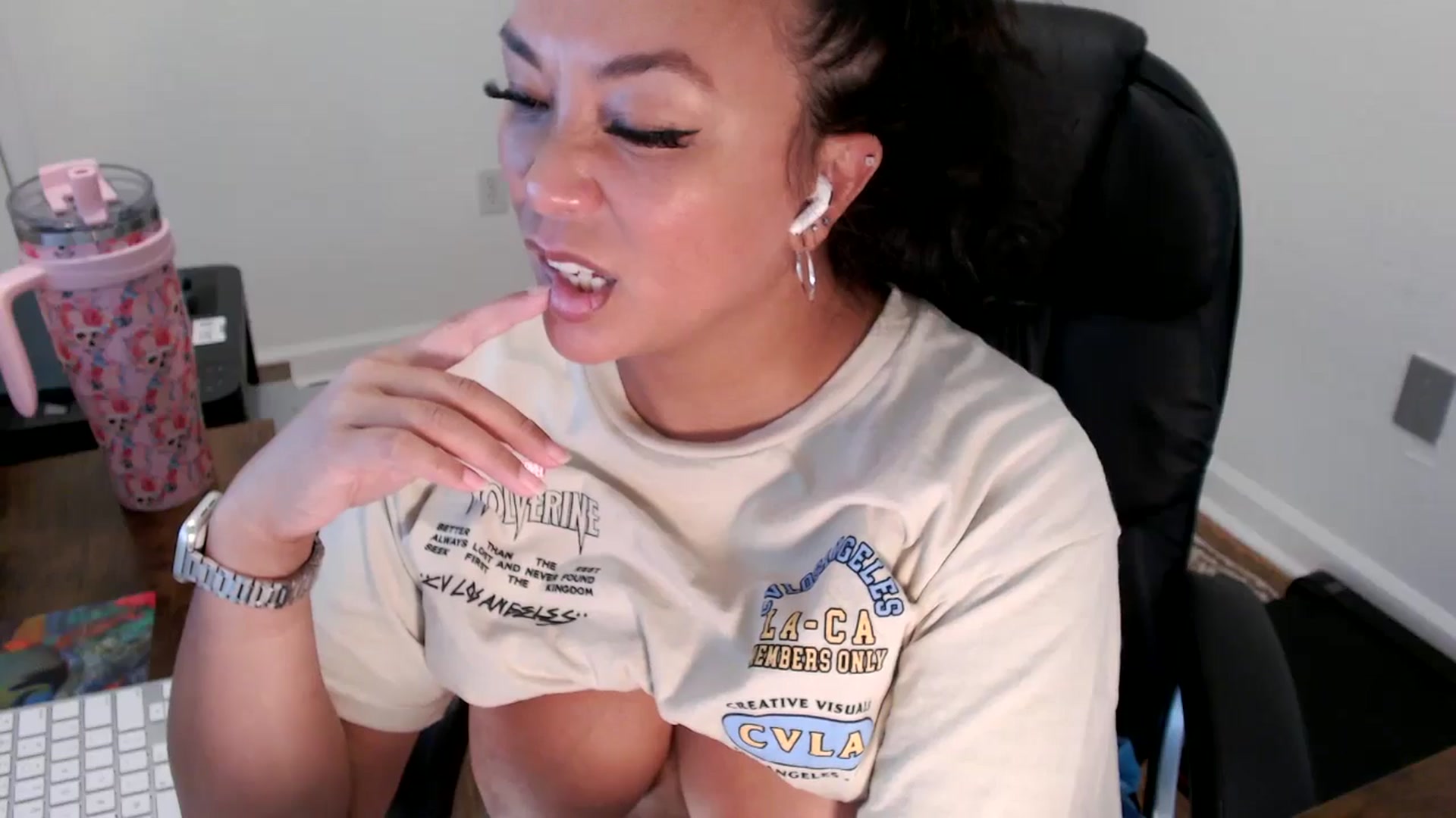 Gallery image thumbnail from MickaylaStar's myfreecams stream on, 07/30/2025, 19:52 image 7 of 20