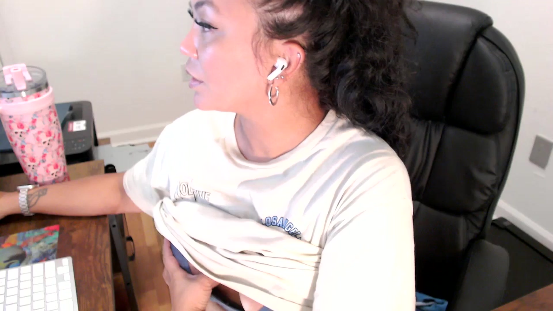 Gallery image thumbnail from MickaylaStar's myfreecams stream on, 07/30/2025, 19:52 image 3 of 20