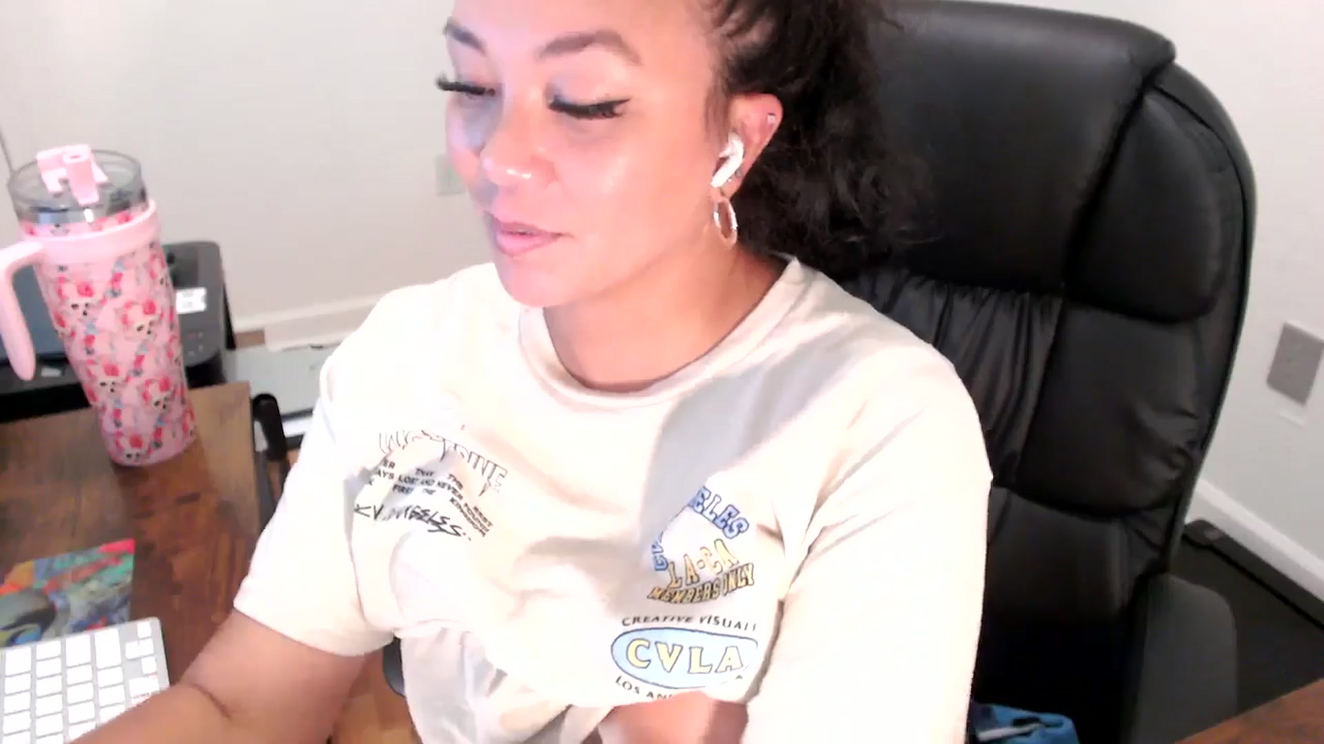 Gallery image thumbnail from MickaylaStar's myfreecams stream on, 07/30/2025, 20:05 image 14 of 20