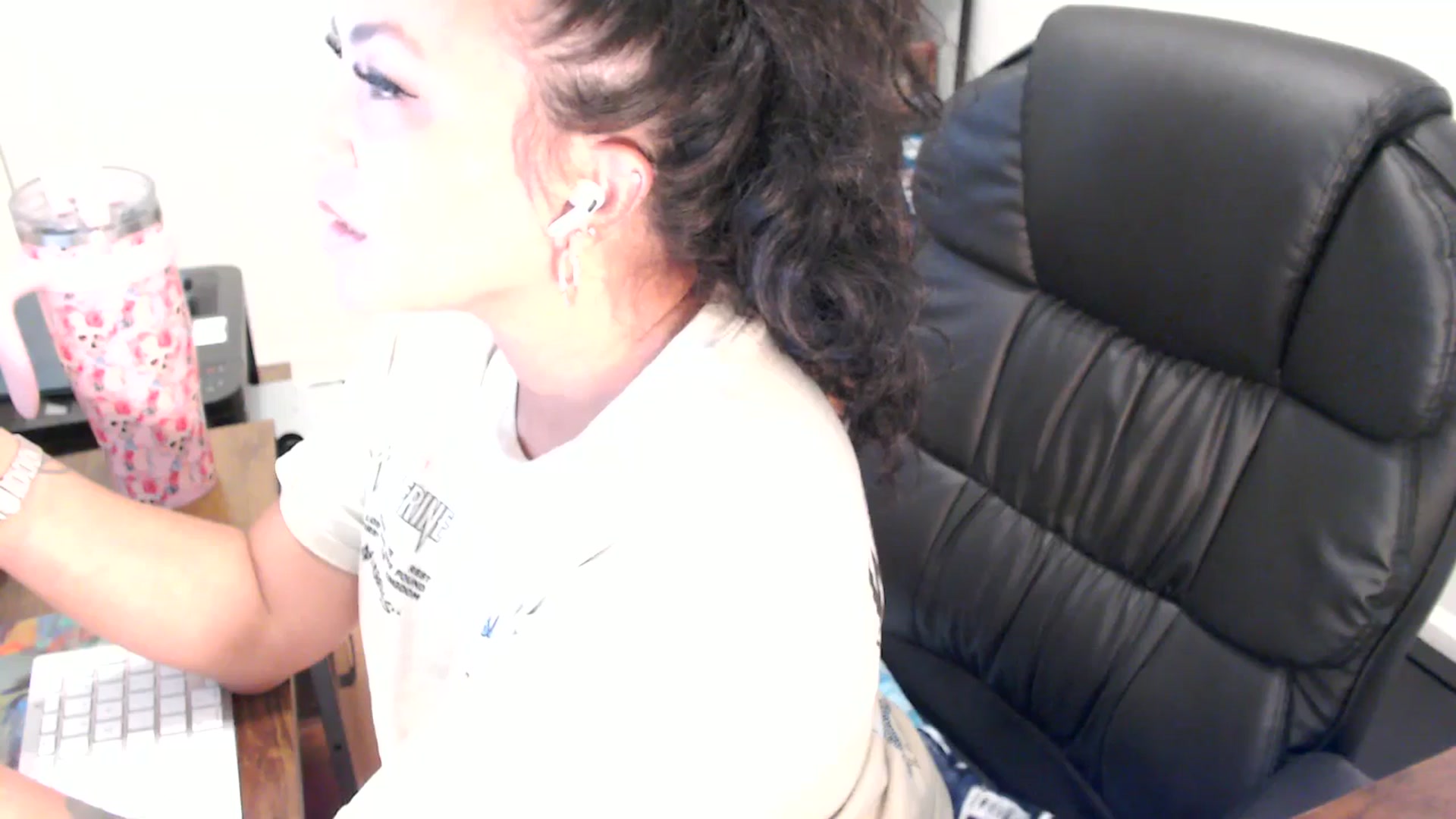 Gallery image thumbnail from MickaylaStar's myfreecams stream on, 07/30/2025, 20:05 image 19 of 20