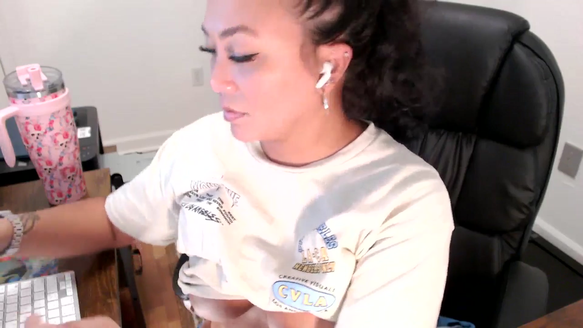 Gallery image thumbnail from MickaylaStar's myfreecams stream on, 07/30/2025, 20:05 image 9 of 20
