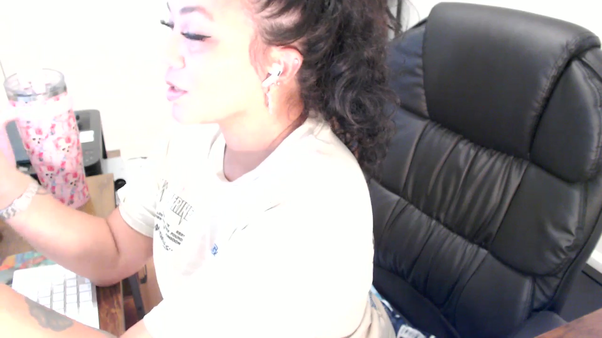 Gallery image thumbnail from MickaylaStar's myfreecams stream on, 07/30/2025, 20:05 image 18 of 20
