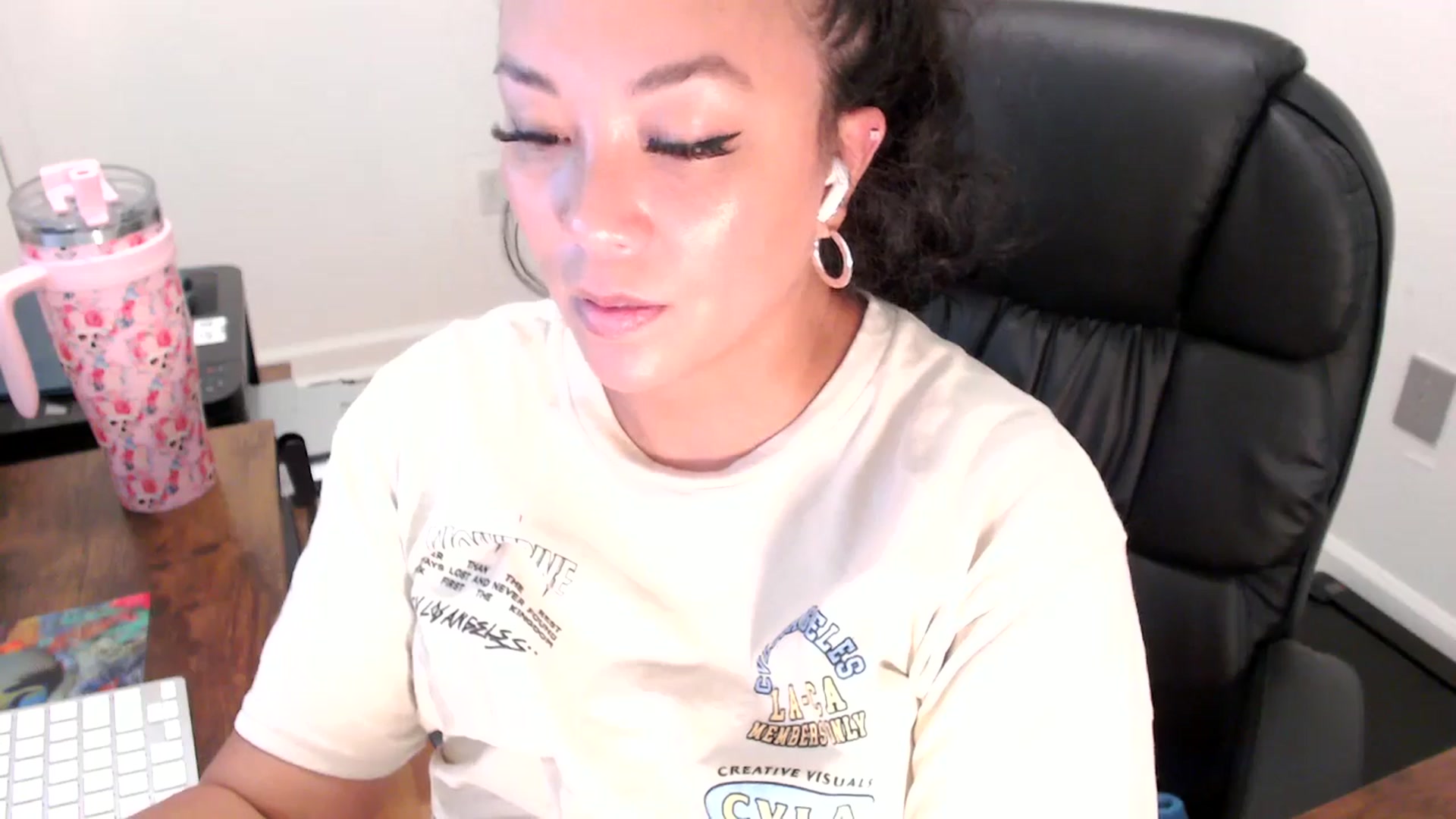 Gallery image thumbnail from MickaylaStar's myfreecams stream on, 07/30/2025, 20:05 image 11 of 20