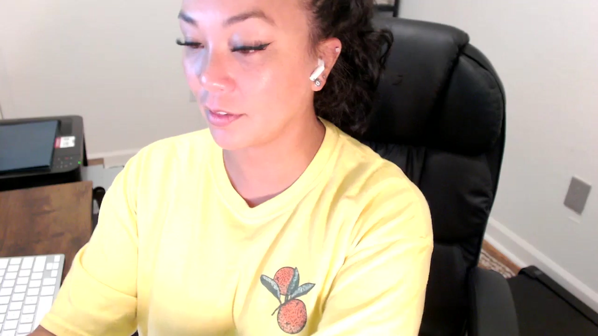 Gallery image thumbnail from MickaylaStar's myfreecams stream on, 07/31/2025, 15:28 image 12 of 20