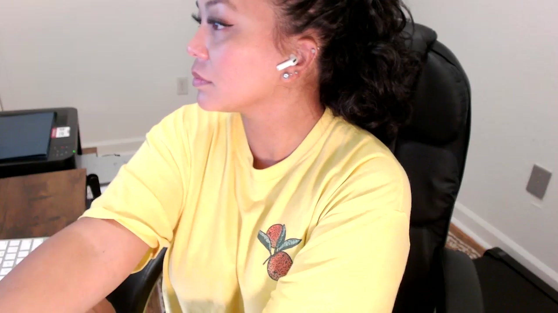 Gallery image thumbnail from MickaylaStar's myfreecams stream on, 07/31/2025, 15:28 image 5 of 20
