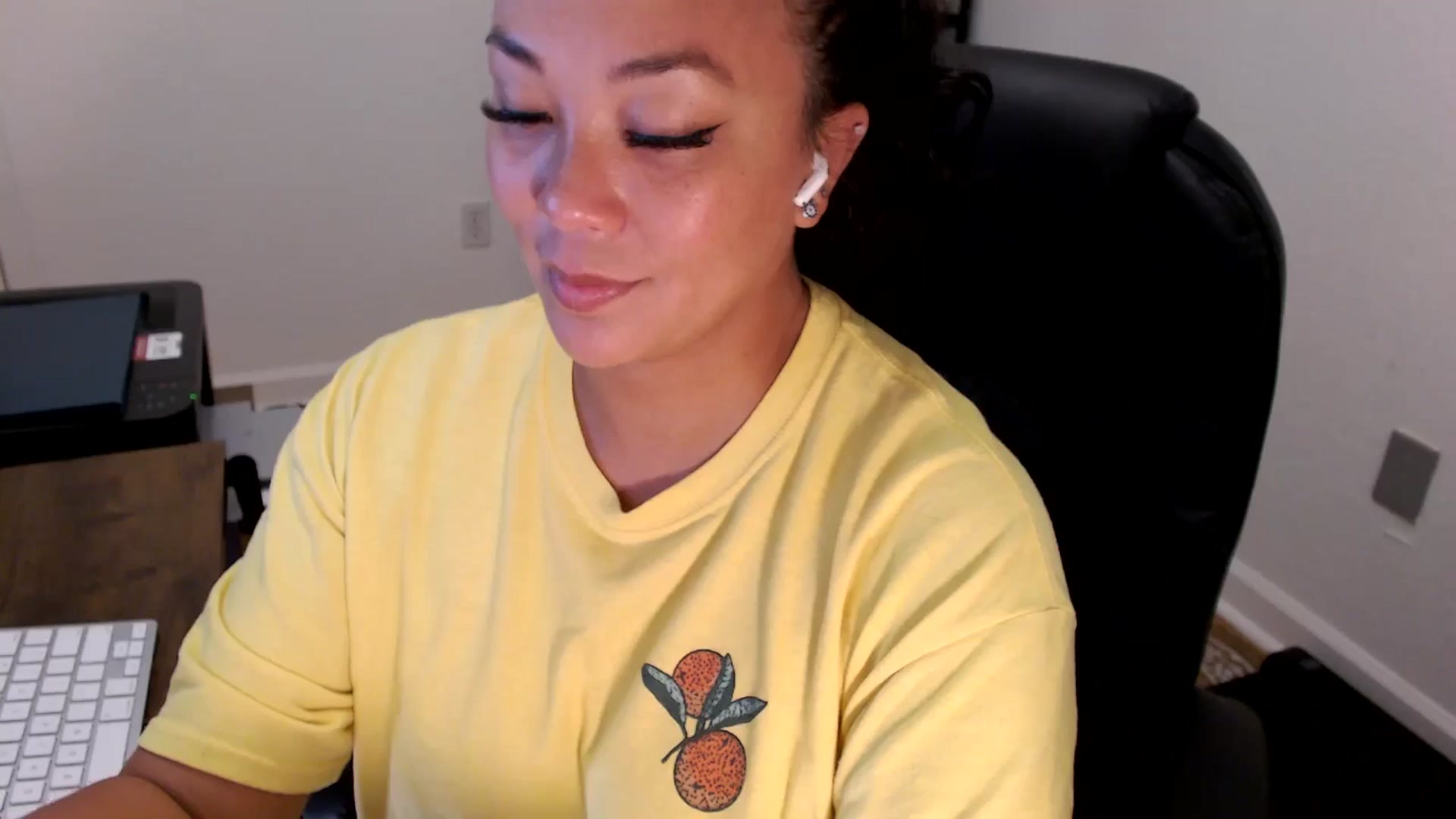 Gallery image thumbnail from MickaylaStar's myfreecams stream on, 07/31/2025, 15:28 image 10 of 20