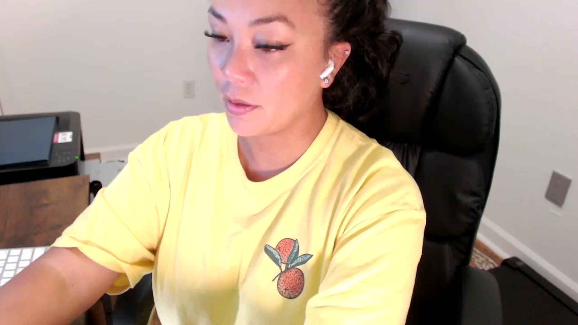 Gallery image thumbnail from MickaylaStar's myfreecams stream on, 07/31/2025, 15:28 image 7 of 20
