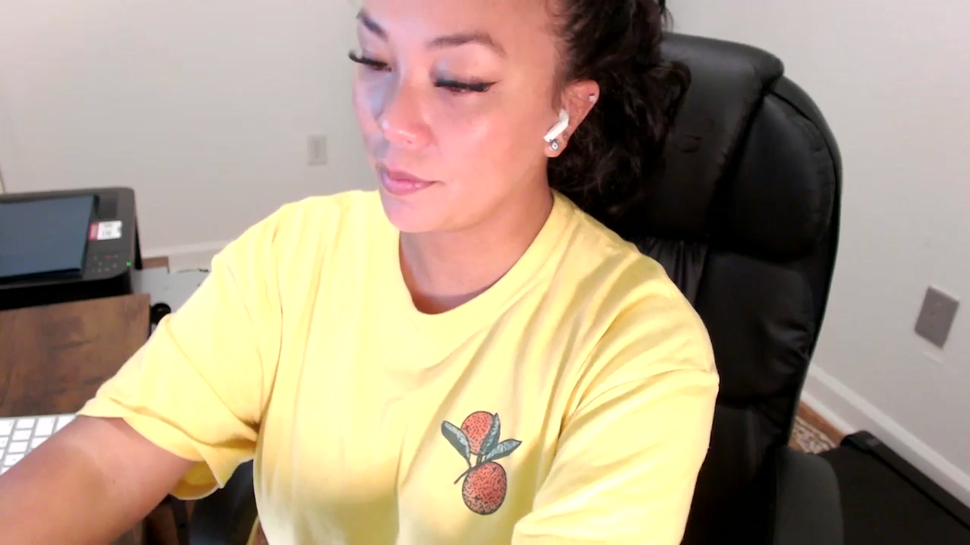 Gallery image thumbnail from MickaylaStar's myfreecams stream on, 07/31/2025, 15:28 image 6 of 20