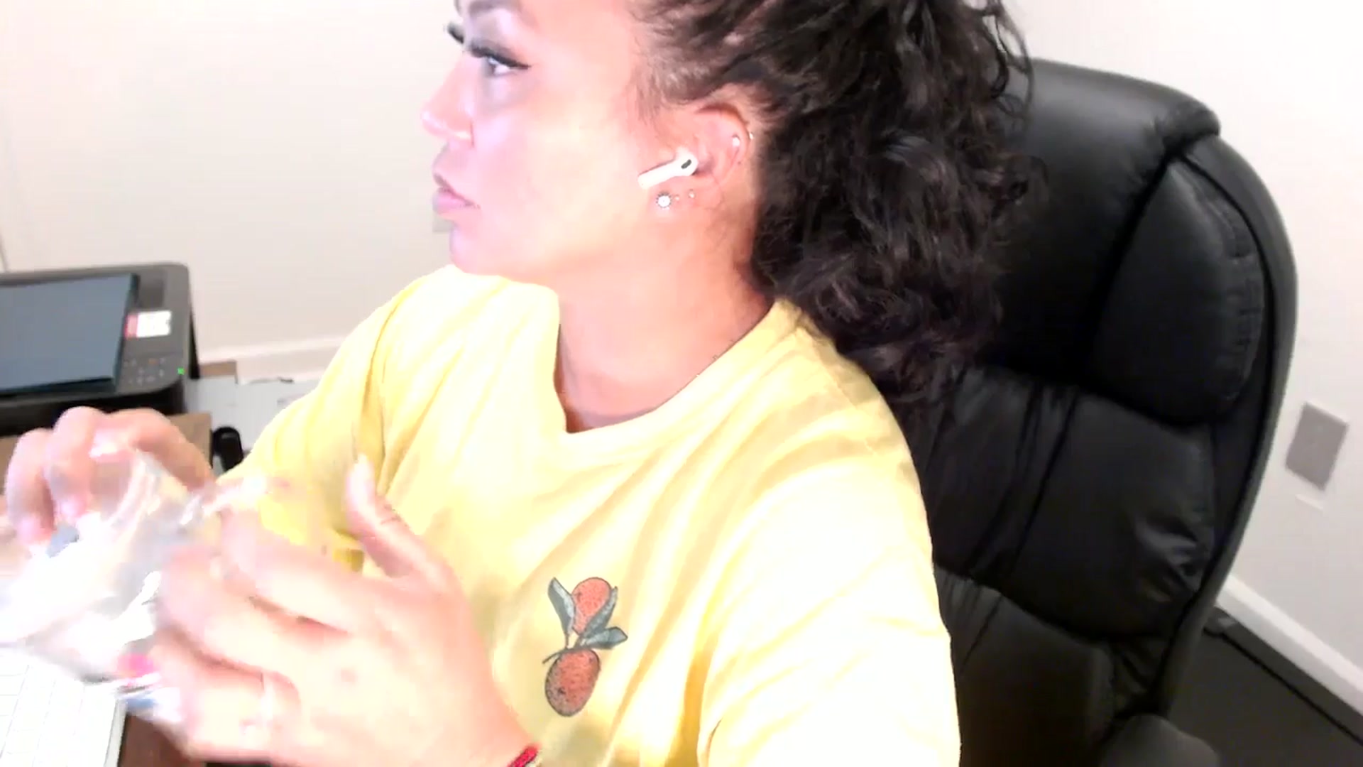 Gallery image thumbnail from MickaylaStar's myfreecams stream on, 07/31/2025, 15:28 image 15 of 20