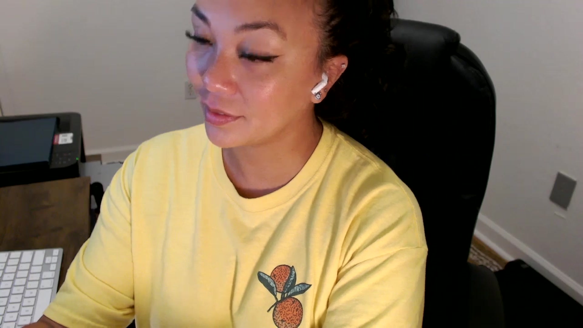 Gallery image thumbnail from MickaylaStar's myfreecams stream on, 07/31/2025, 15:28 image 9 of 20