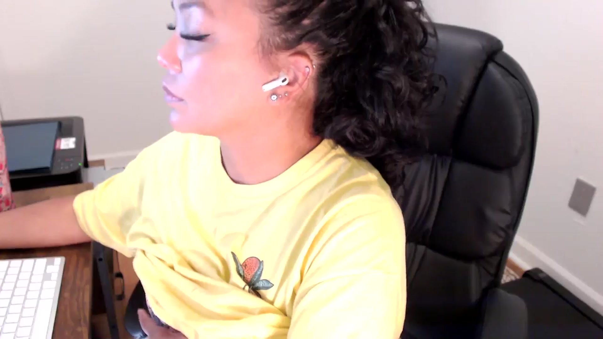 Gallery image thumbnail from MickaylaStar's myfreecams stream on, 07/31/2025, 15:28 image 19 of 20