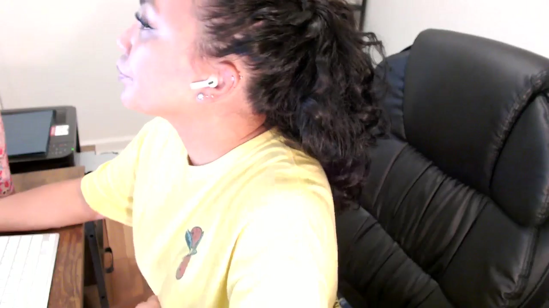 Gallery image thumbnail from MickaylaStar's myfreecams stream on, 07/31/2025, 15:46 image 2 of 20