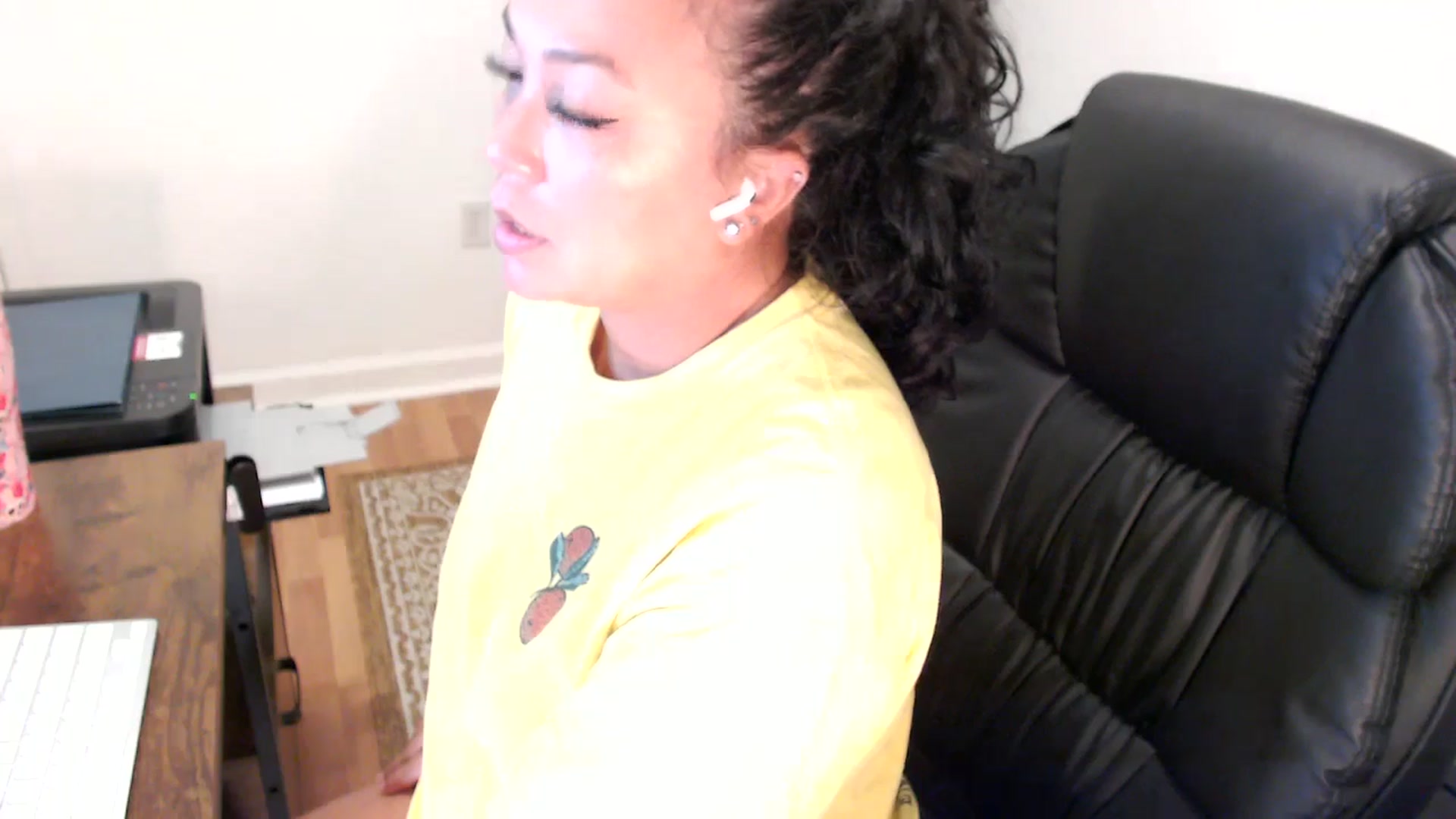 Gallery image thumbnail from MickaylaStar's myfreecams stream on, 07/31/2025, 15:46 image 9 of 20