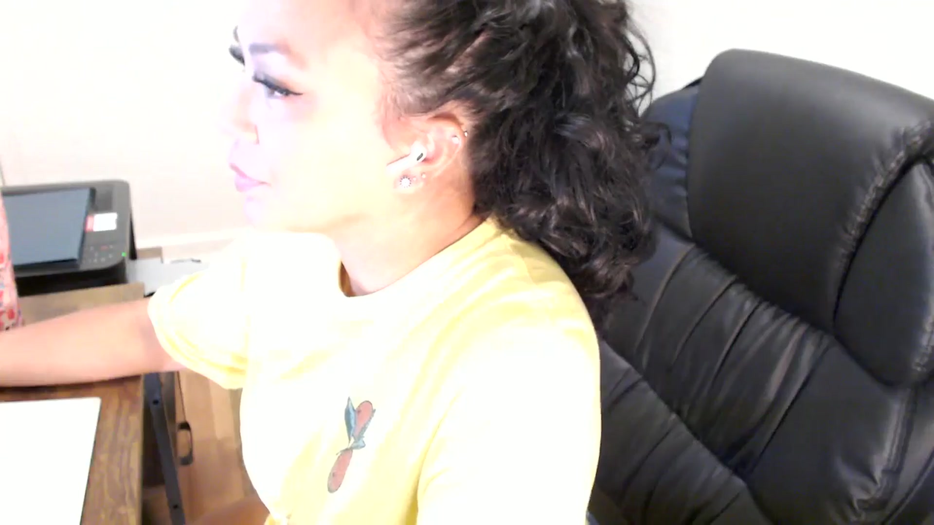Gallery image thumbnail from MickaylaStar's myfreecams stream on, 07/31/2025, 15:46 image 5 of 20