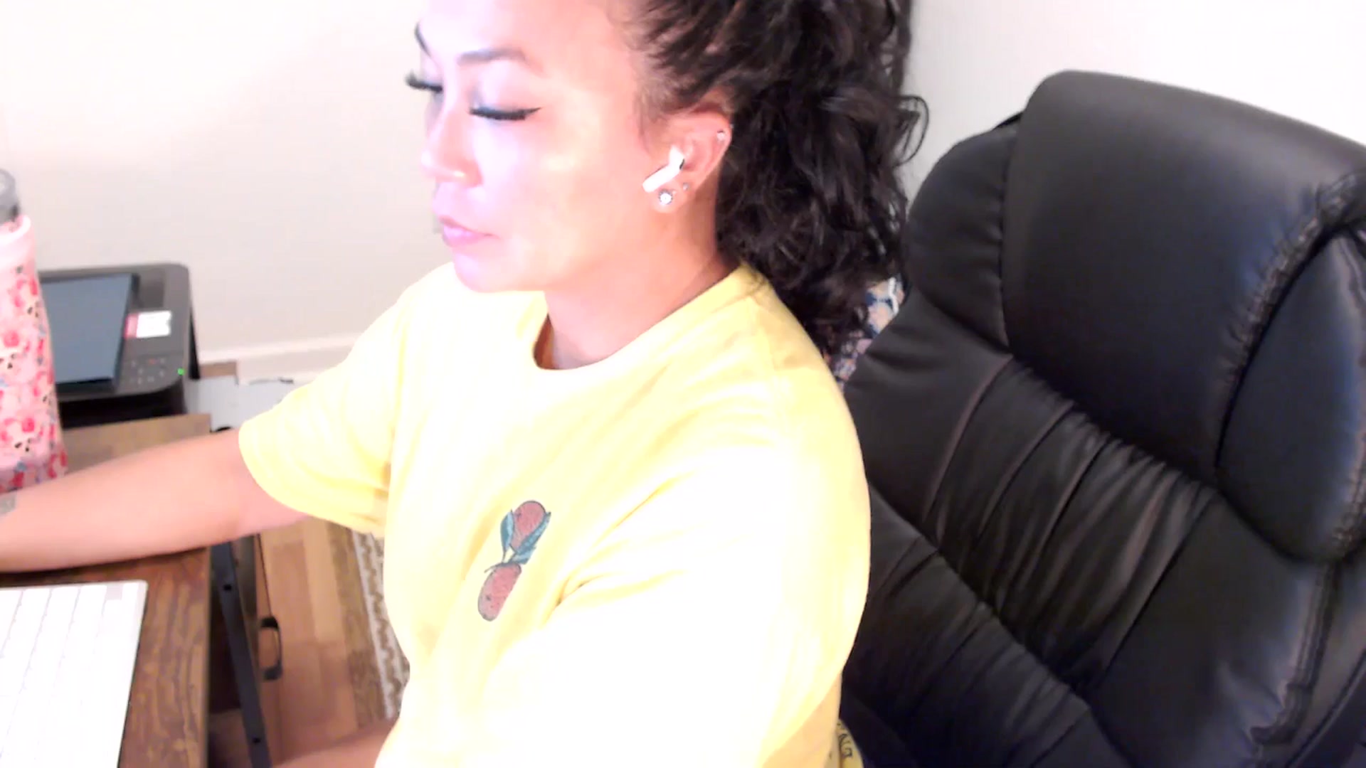 Gallery image thumbnail from MickaylaStar's myfreecams stream on, 07/31/2025, 15:46 image 14 of 20