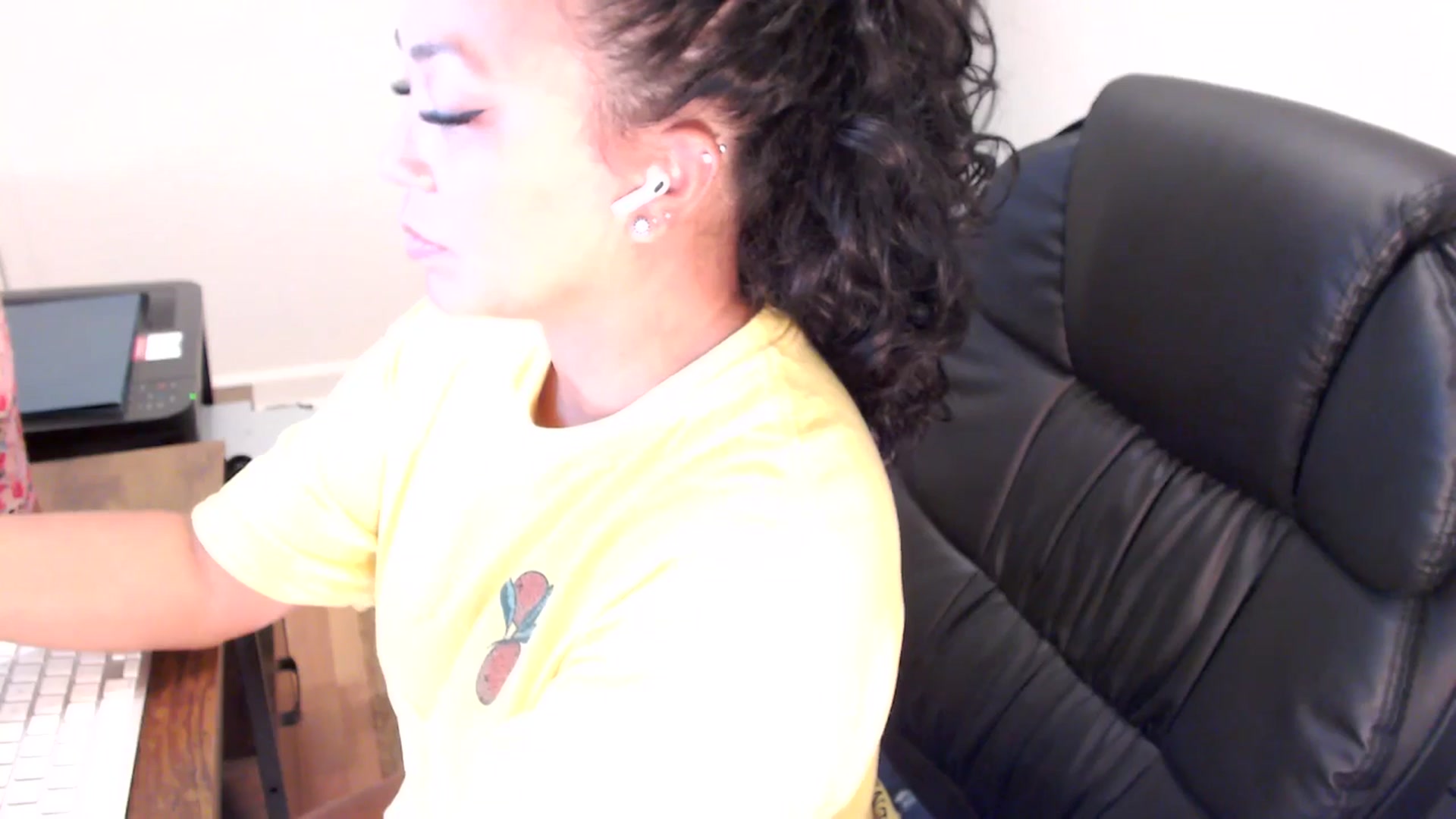 Gallery image thumbnail from MickaylaStar's myfreecams stream on, 07/31/2025, 15:46 image 12 of 20