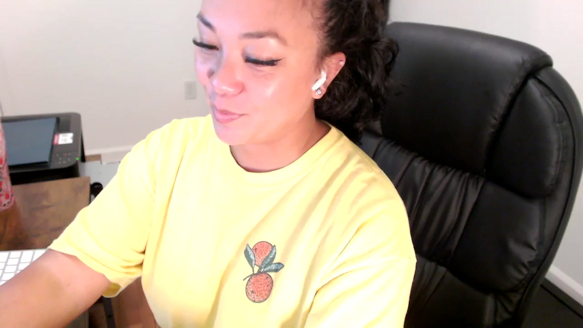 Gallery image thumbnail from MickaylaStar's myfreecams stream on, 07/31/2025, 15:46 image 4 of 20