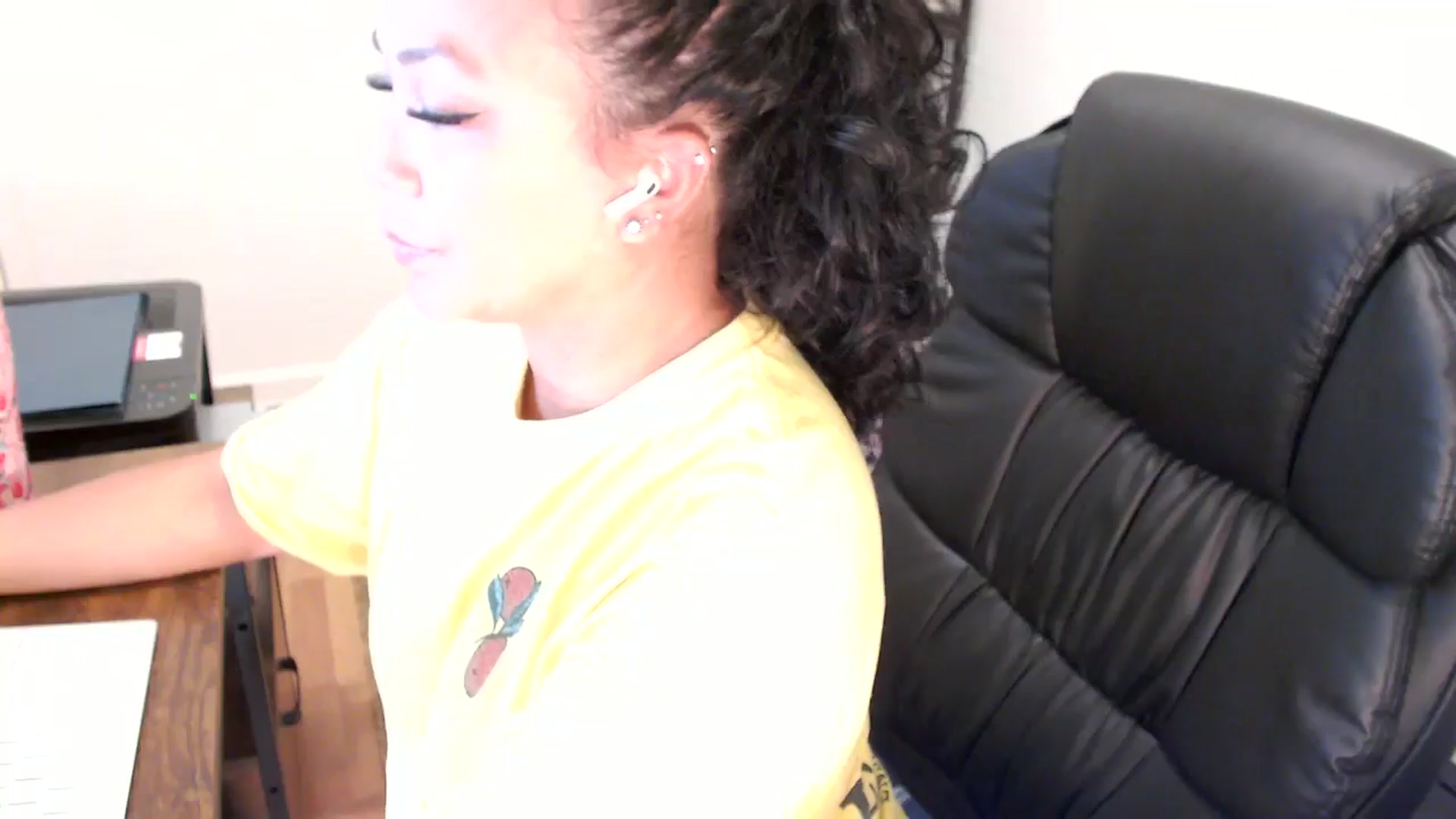 Gallery image thumbnail from MickaylaStar's myfreecams stream on, 07/31/2025, 15:46 image 7 of 20