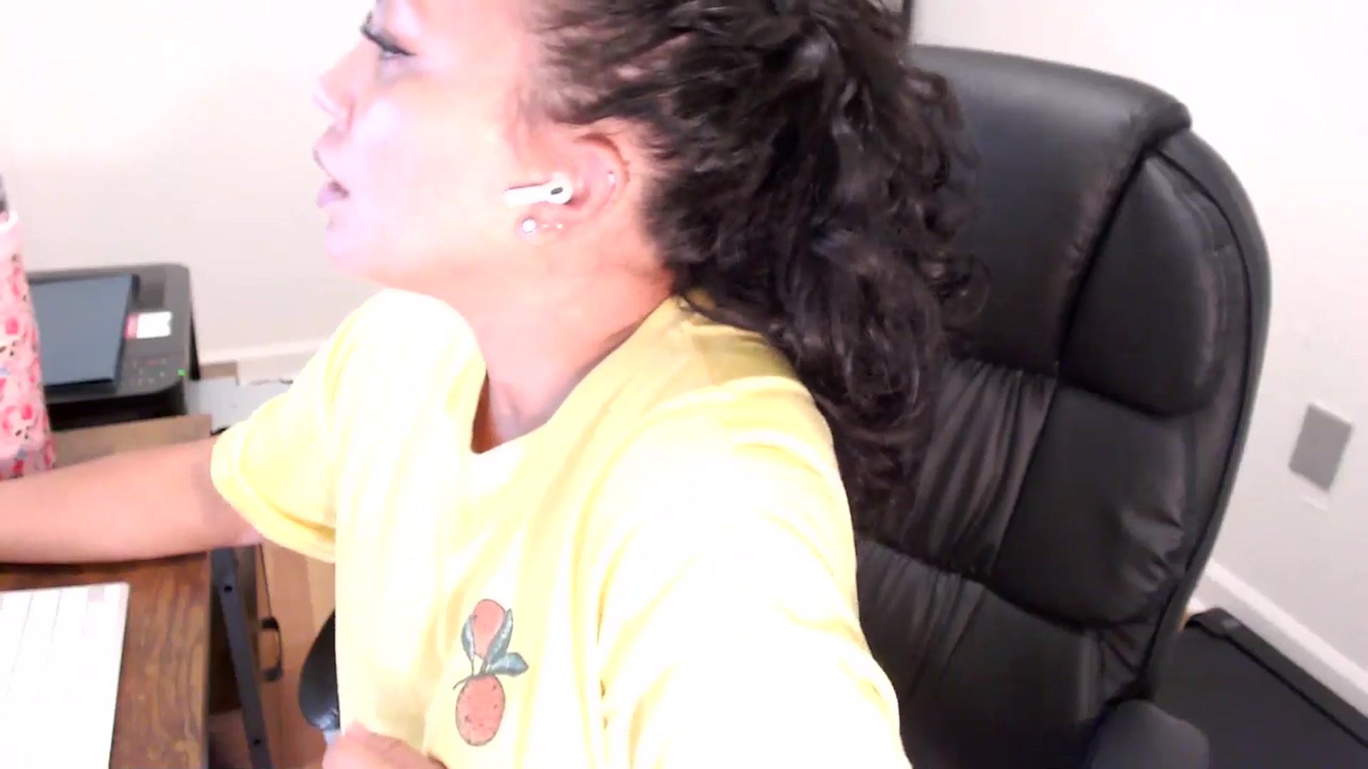 Gallery image thumbnail from MickaylaStar's myfreecams stream on, 07/31/2025, 16:09 image 5 of 20