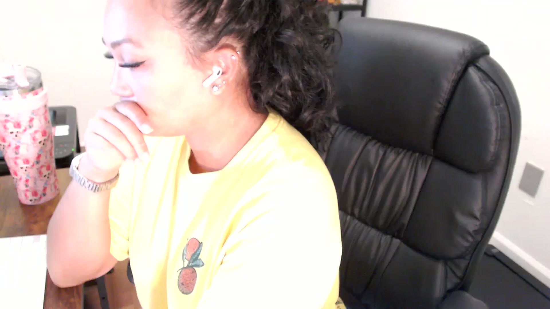 Gallery image thumbnail from MickaylaStar's myfreecams stream on, 07/31/2025, 16:09 image 10 of 20